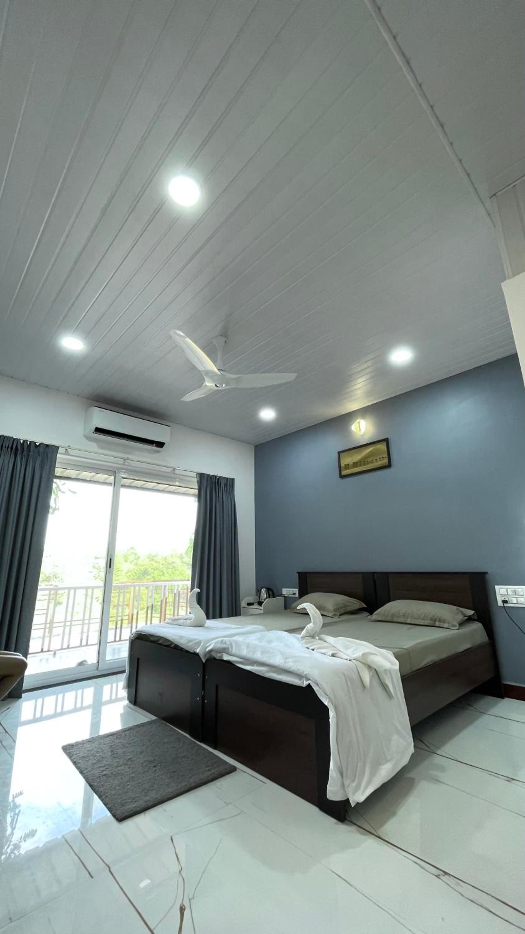Double or Twin Room with Balcony photo 1