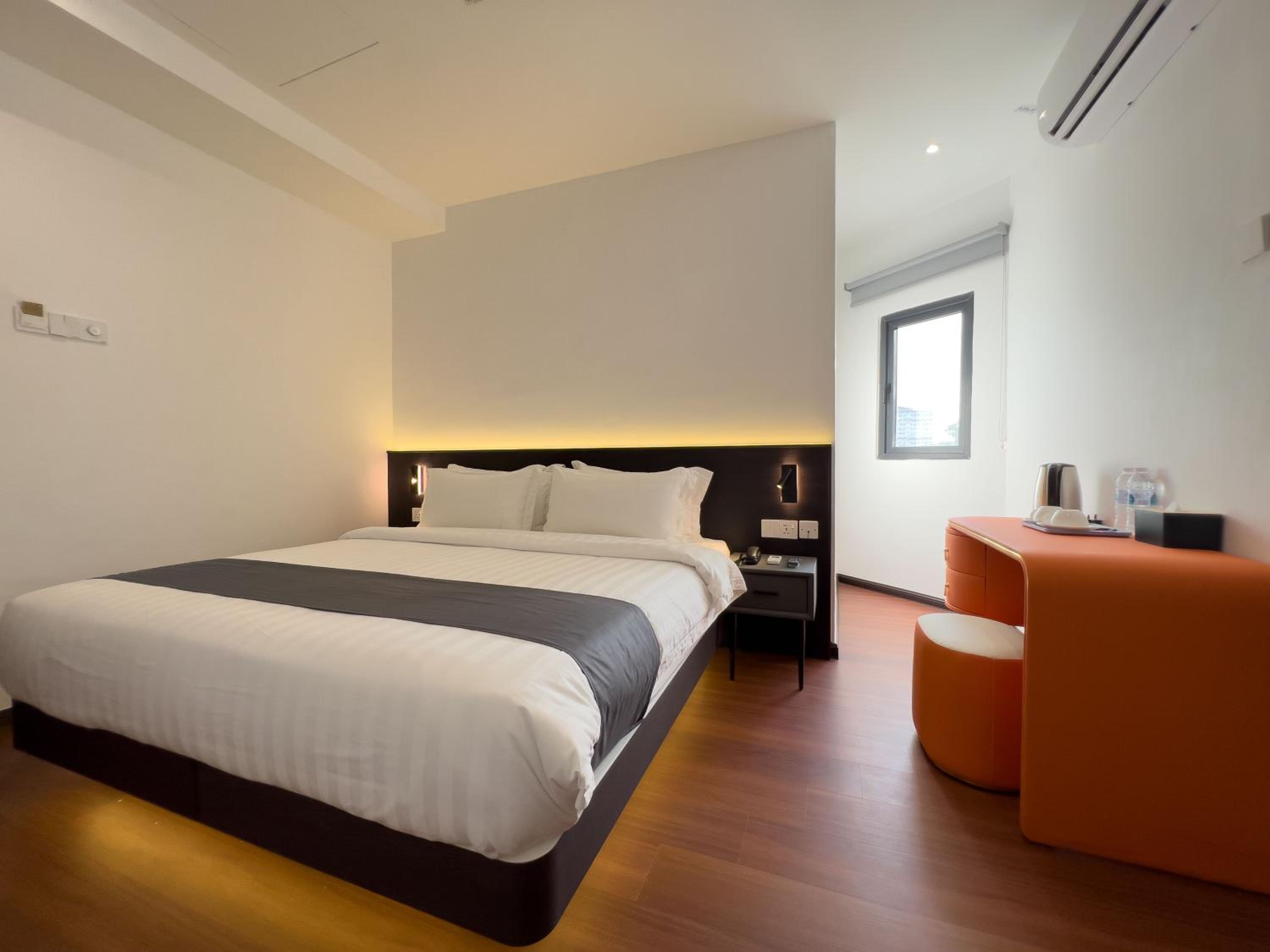 Superior King Room