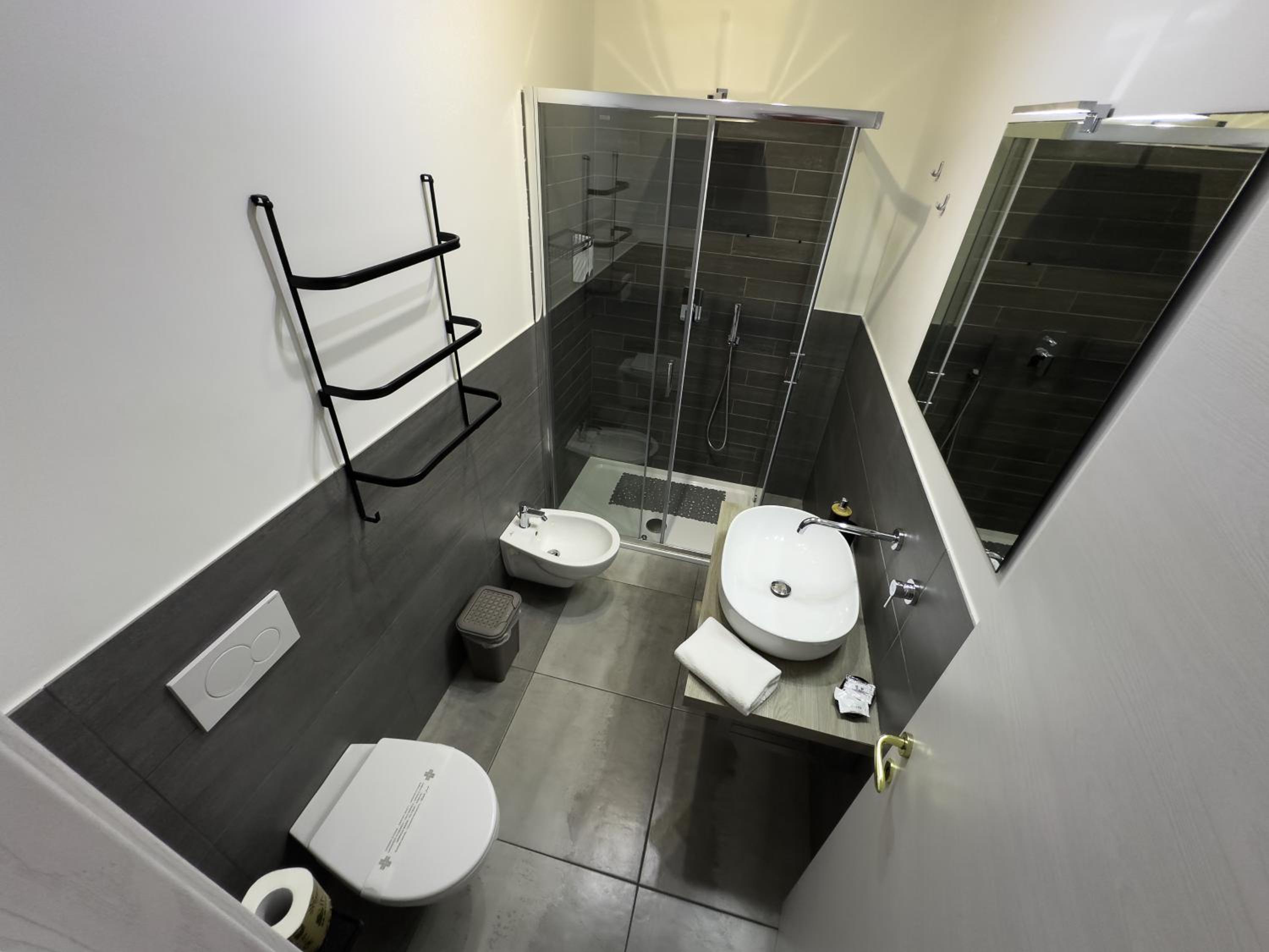 Deluxe Double Room with Side Sea View - Photo 7