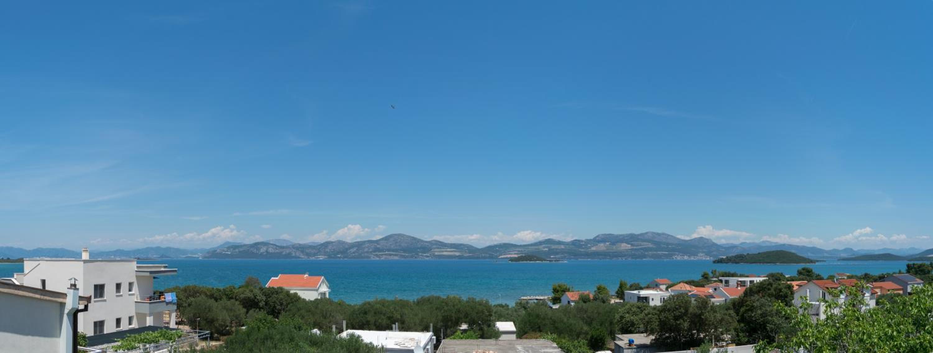 Two-Bedroom Apartment with Balcony and Sea View photo 2
