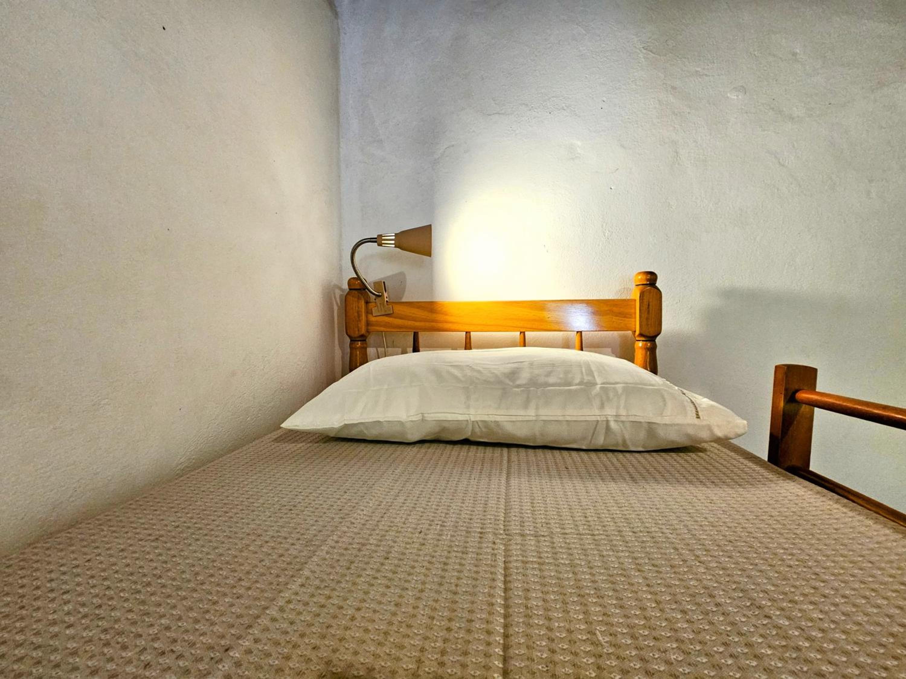 Single Bed In Dormitory Room photo 2