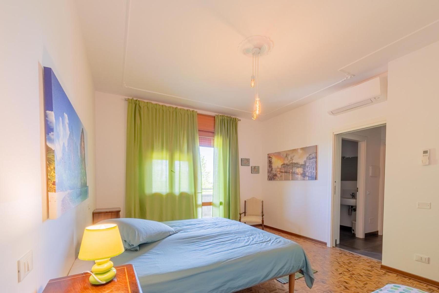 Large Double or Twin Room photo 1