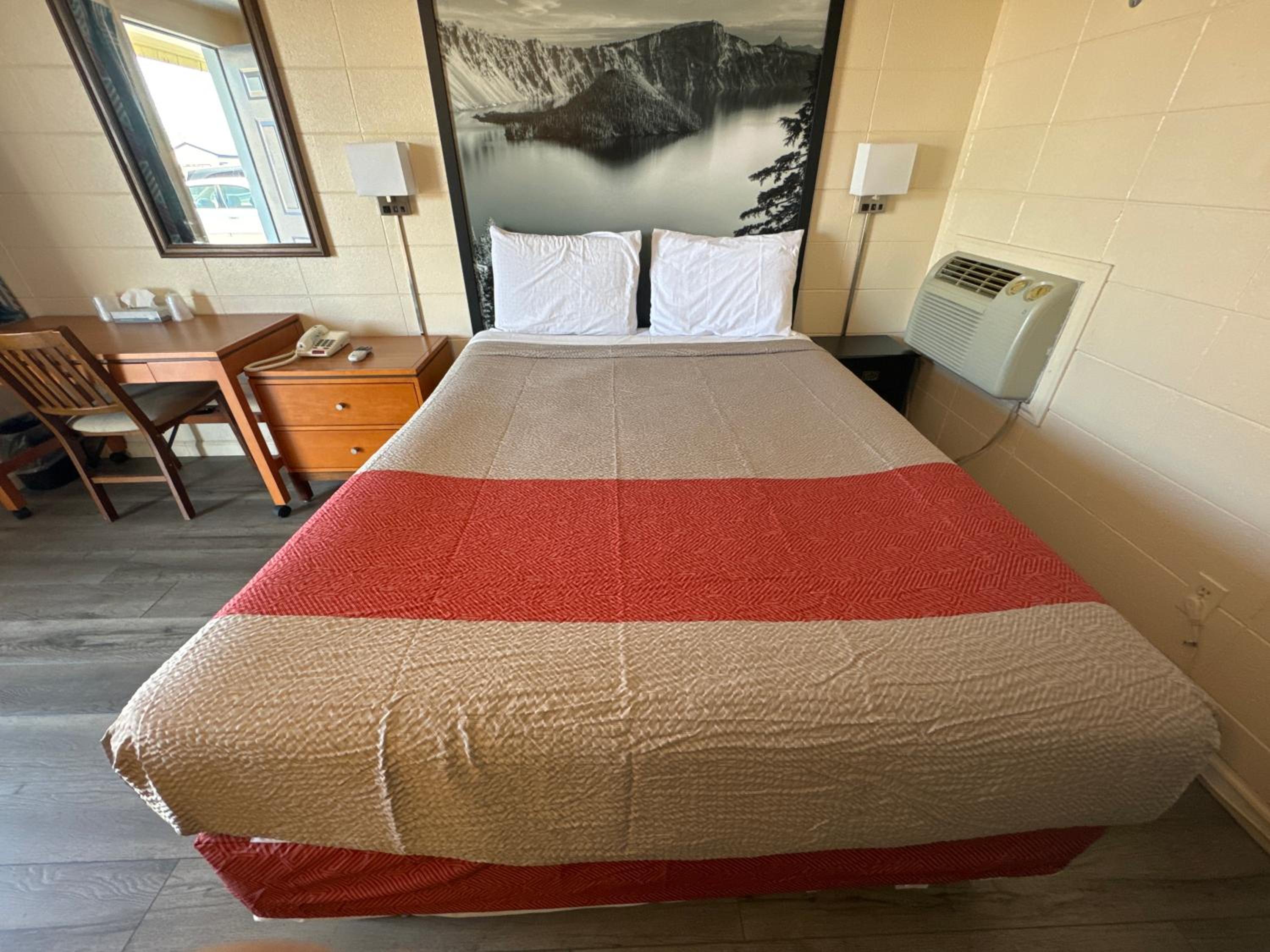 Standard Queen Room photo 2