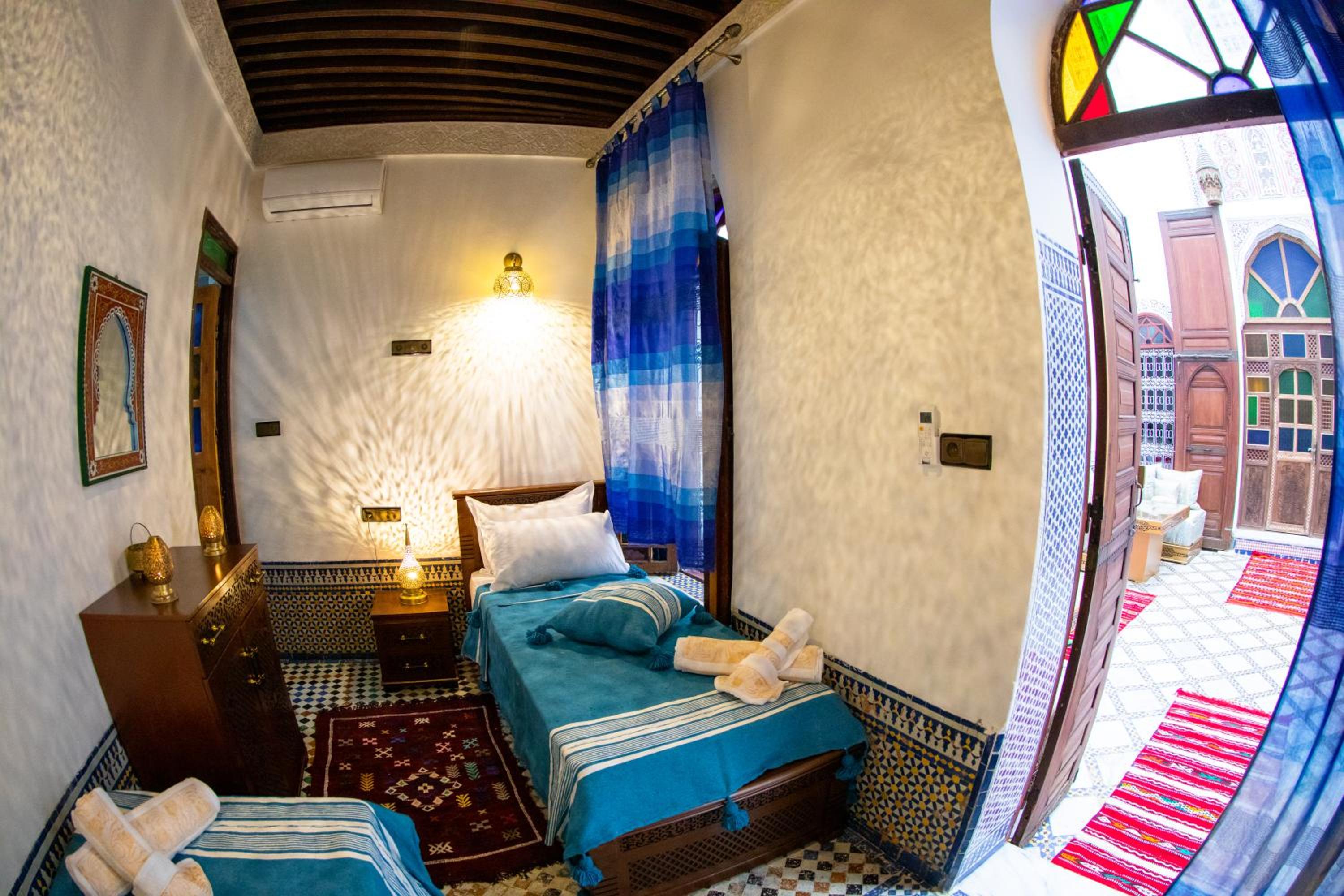 Large Twin Room photo 1