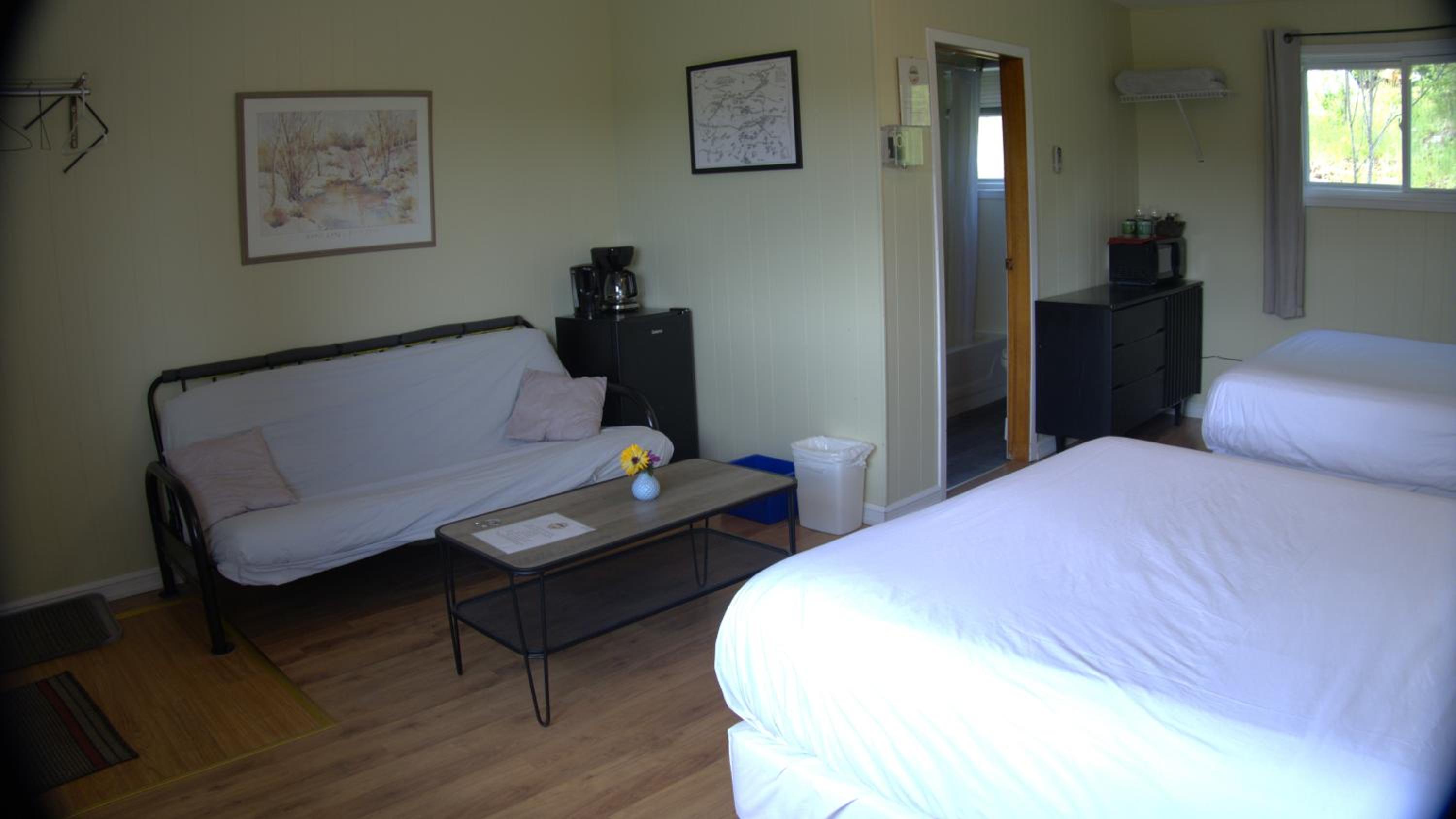Economy Double Room photo 2
