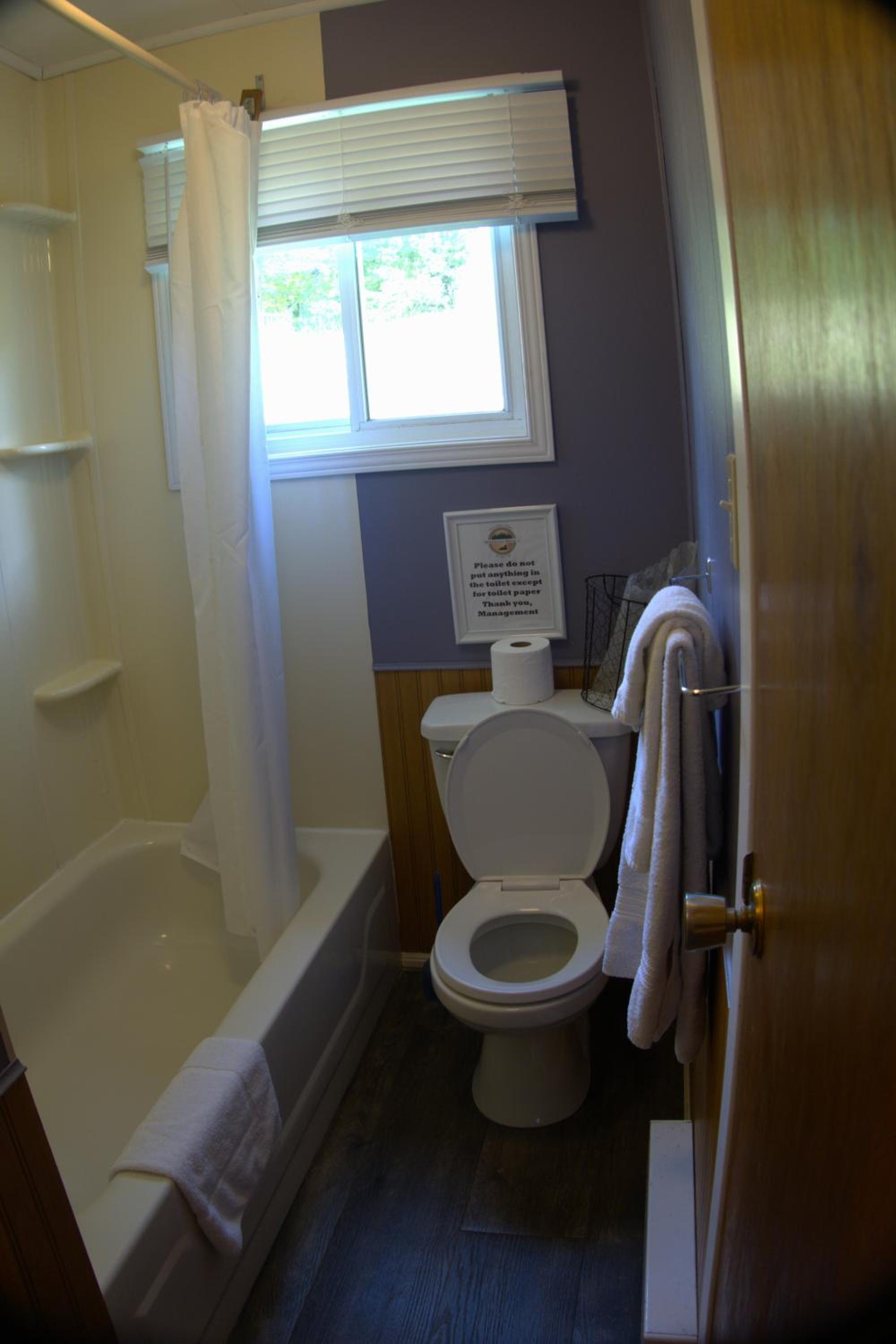 Economy Double Room photo 3