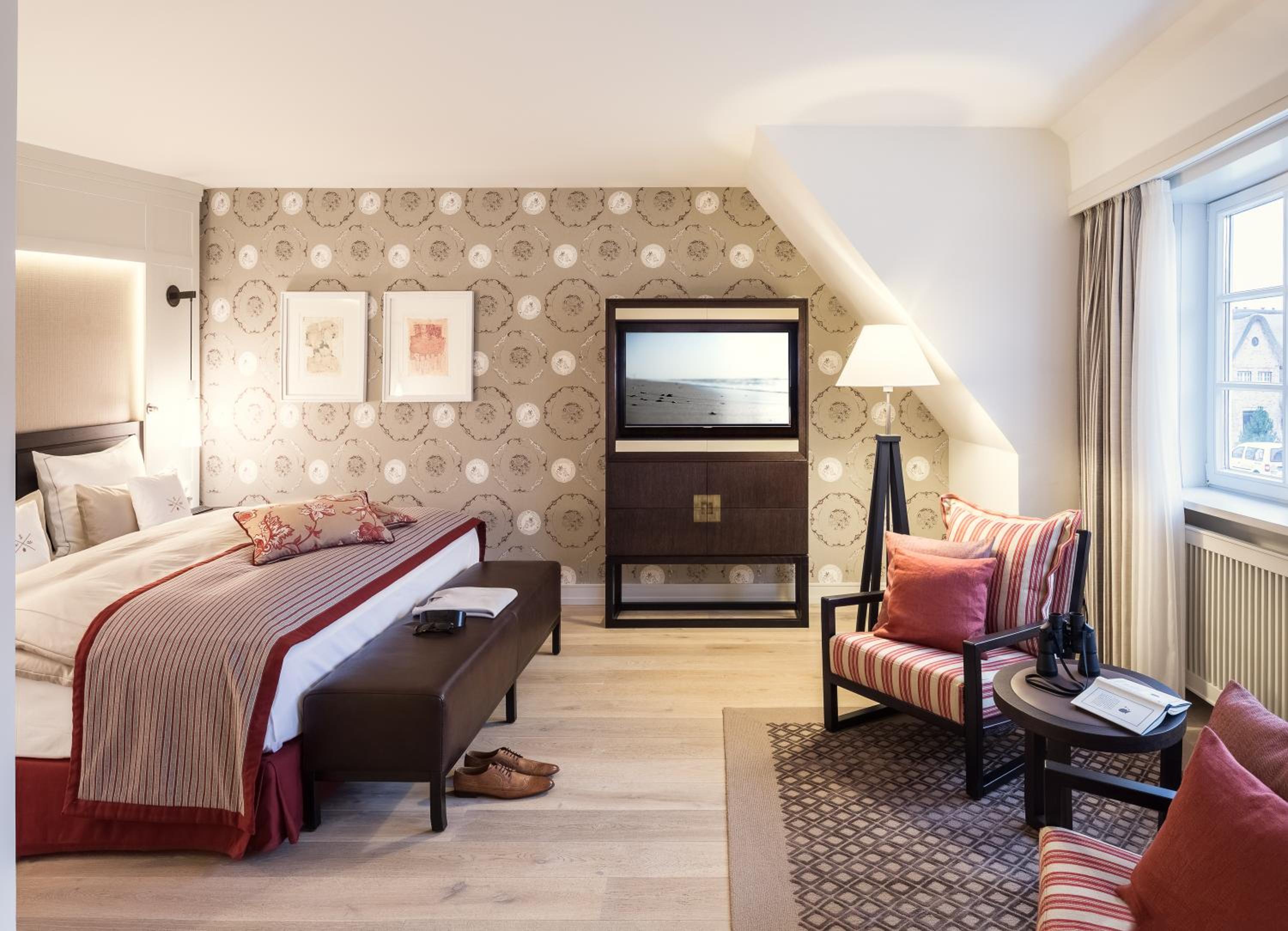 Superior Double Room thumbnail 5