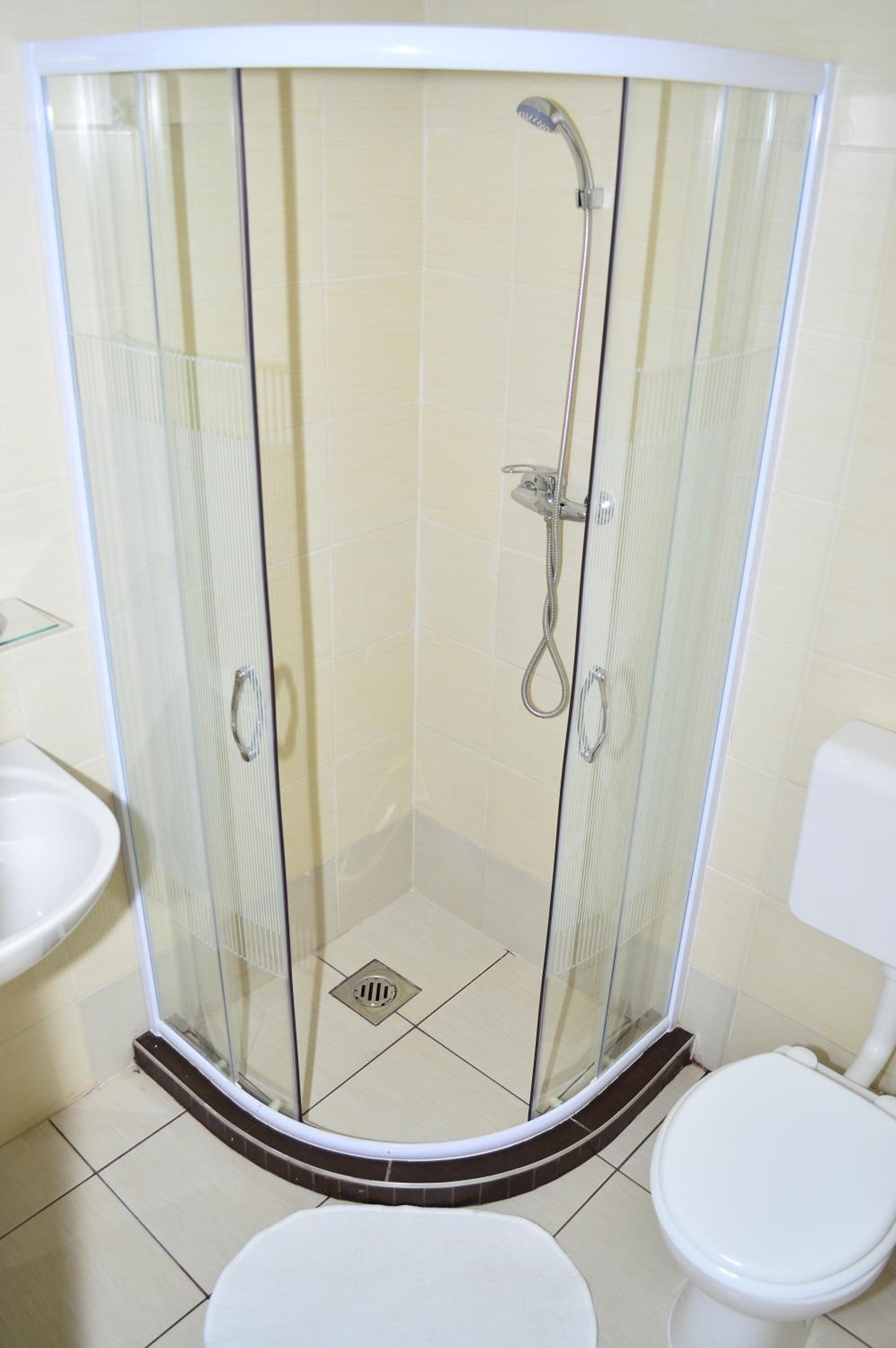 Double or Twin Room - Photo 6