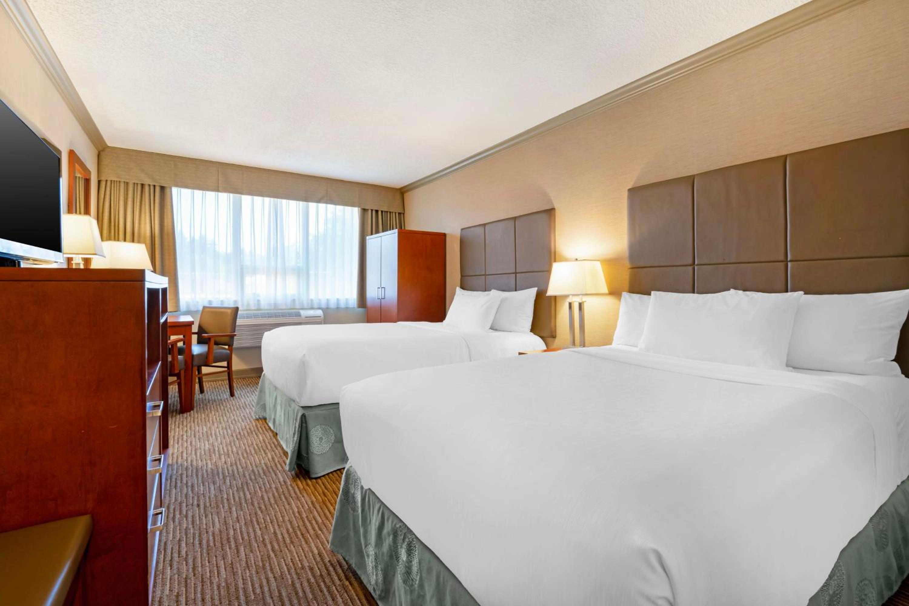 Double Room with Two Double Beds - Non-Smoking photo 3