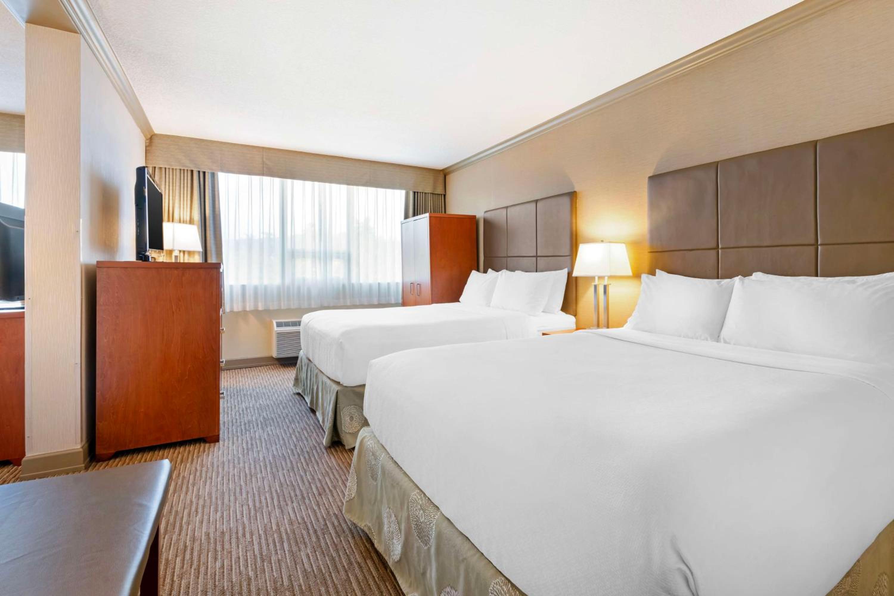 Double Room with Two Double Beds - Non-Smoking photo 1
