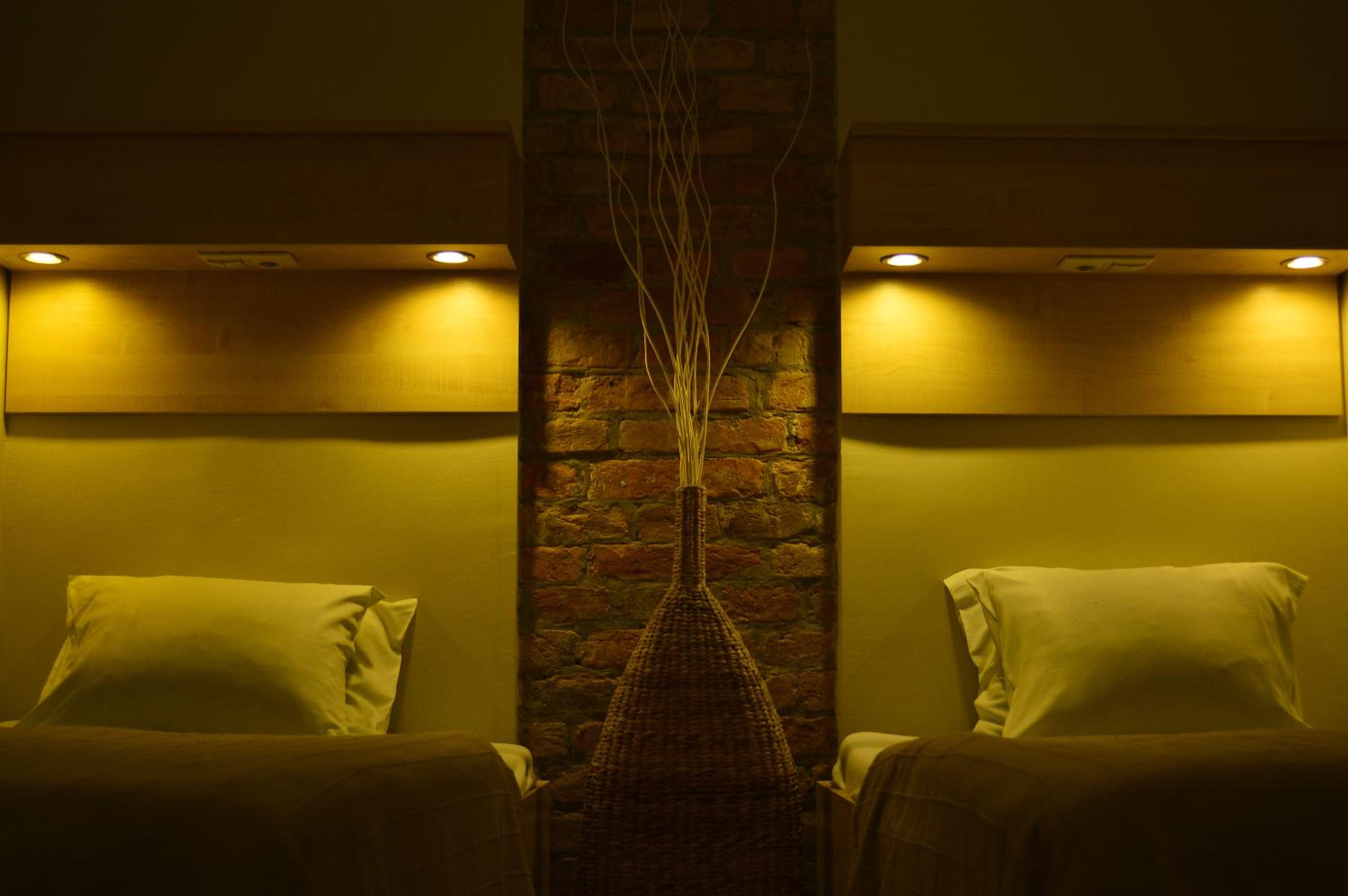 Double or Twin Room - Photo 5