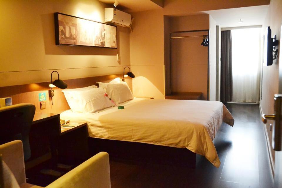 Superior Double Room with Audio photo 3