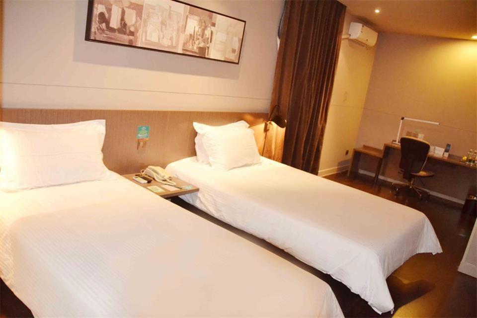 Business Twin Bed Suite photo 1