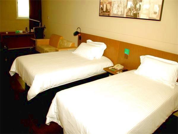 Business Twin Bed Suite photo 3