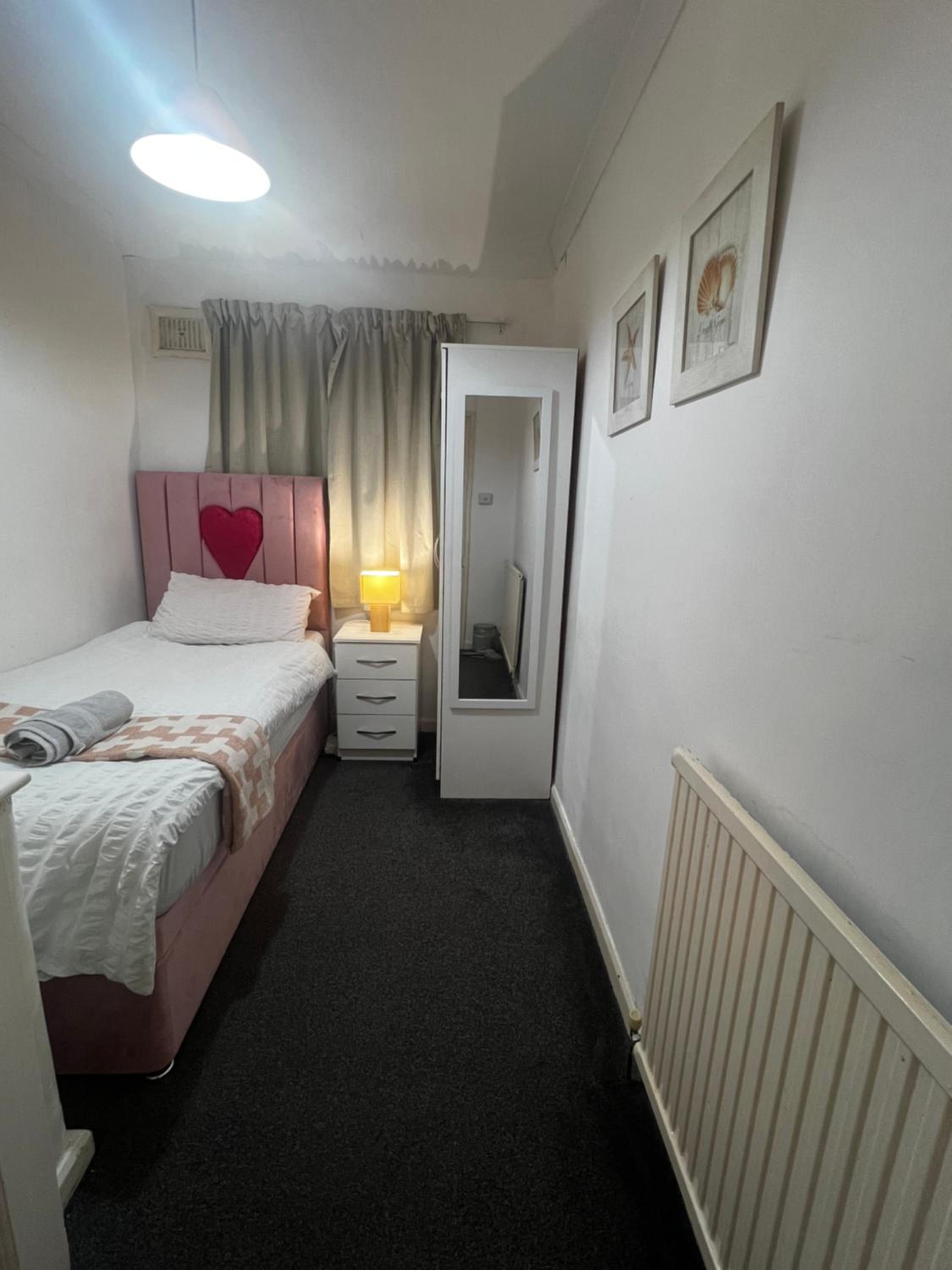 Single Room photo 1