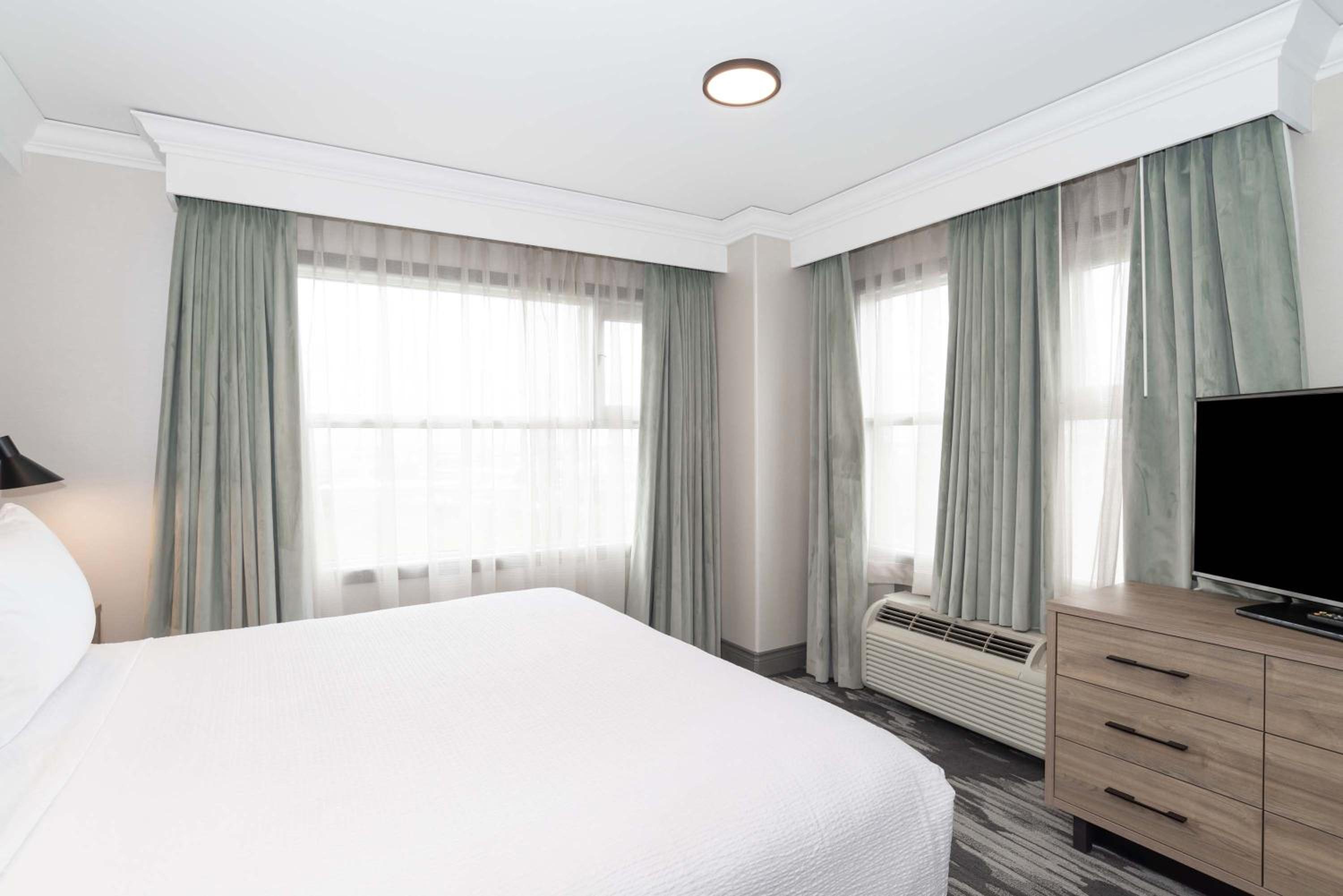 Standard Suite, 1 King Bed, Sofa Bed, Kitchenette - Photo 1