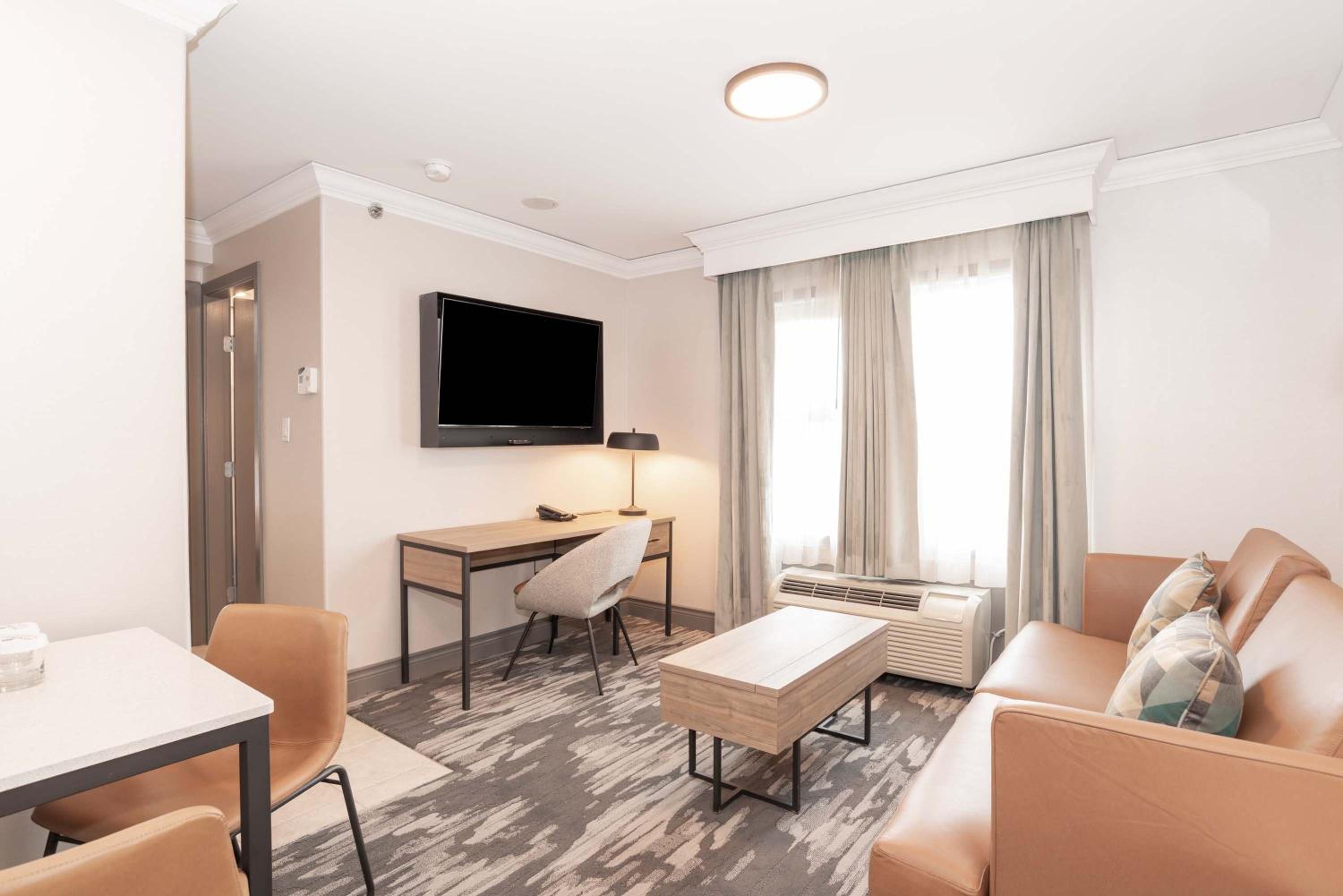 Standard Suite, 1 King Bed, Sofa Bed, Kitchenette - Photo 5