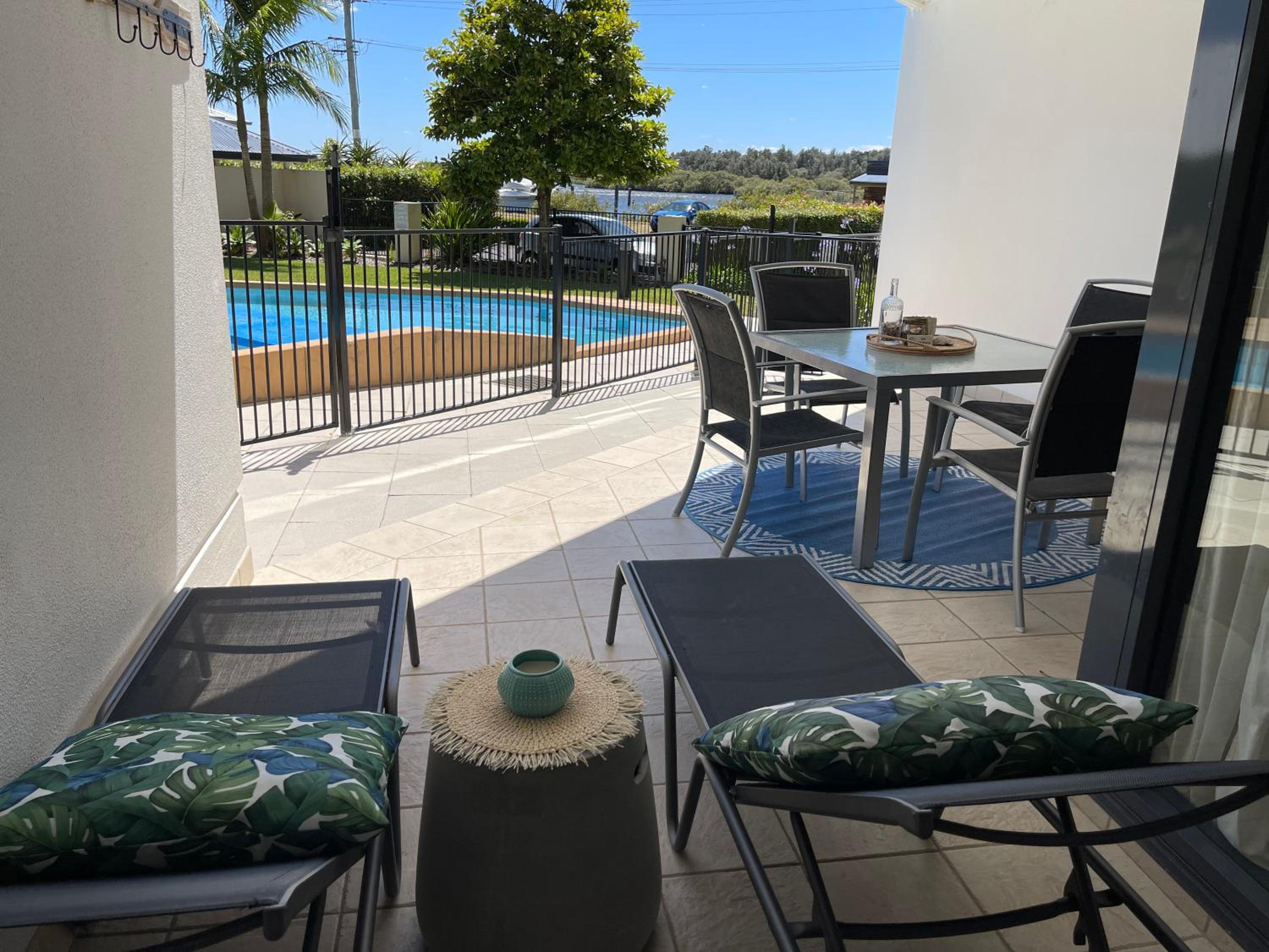 Apartment With Pool Access