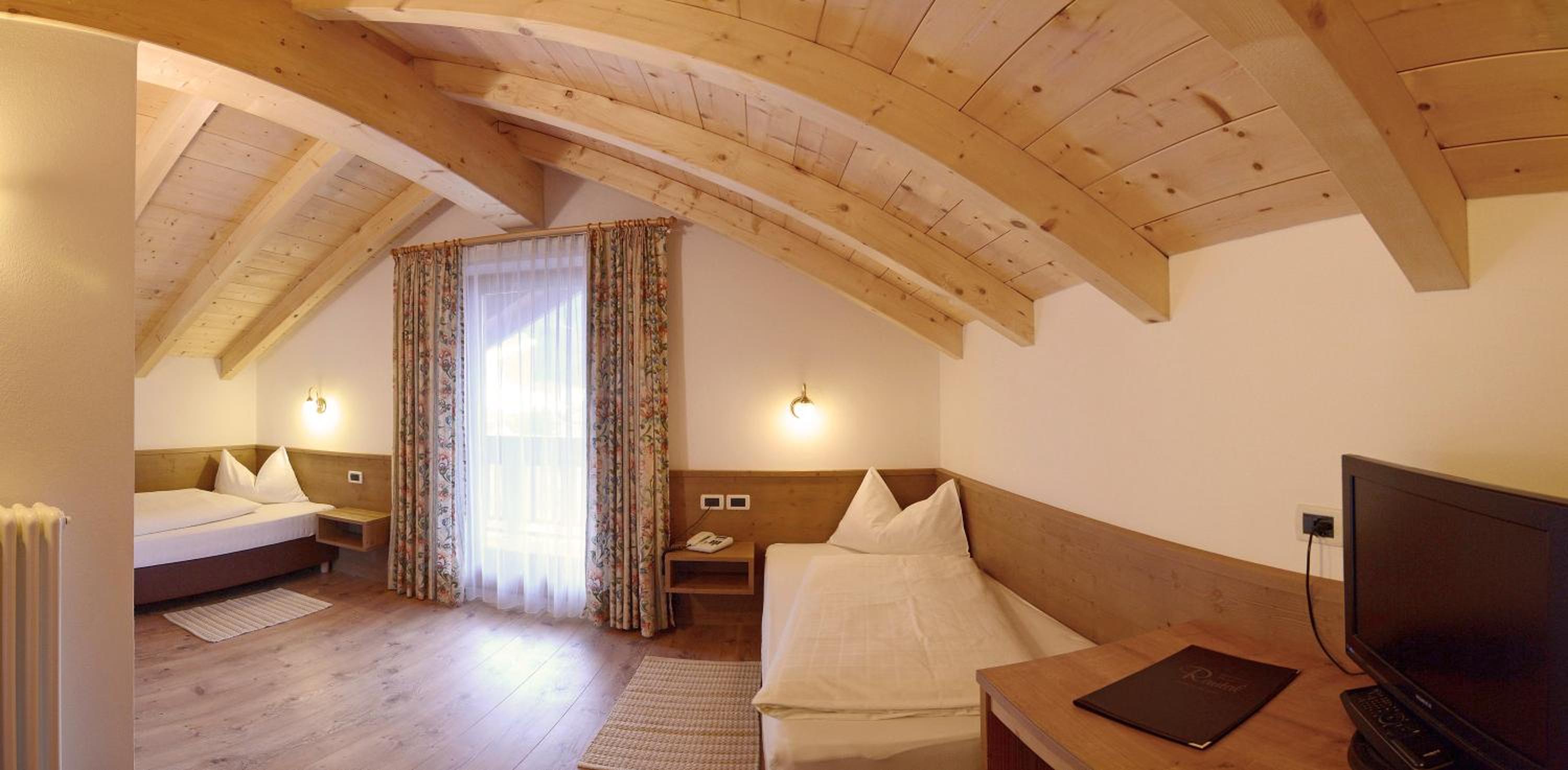 Twin Room with Balcony