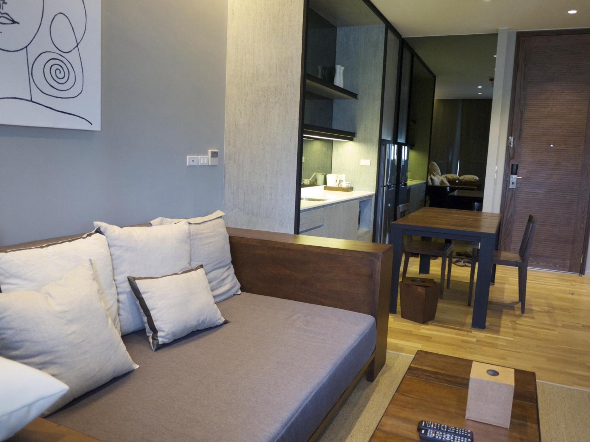 One-Bedroom Apartment - Photo 4