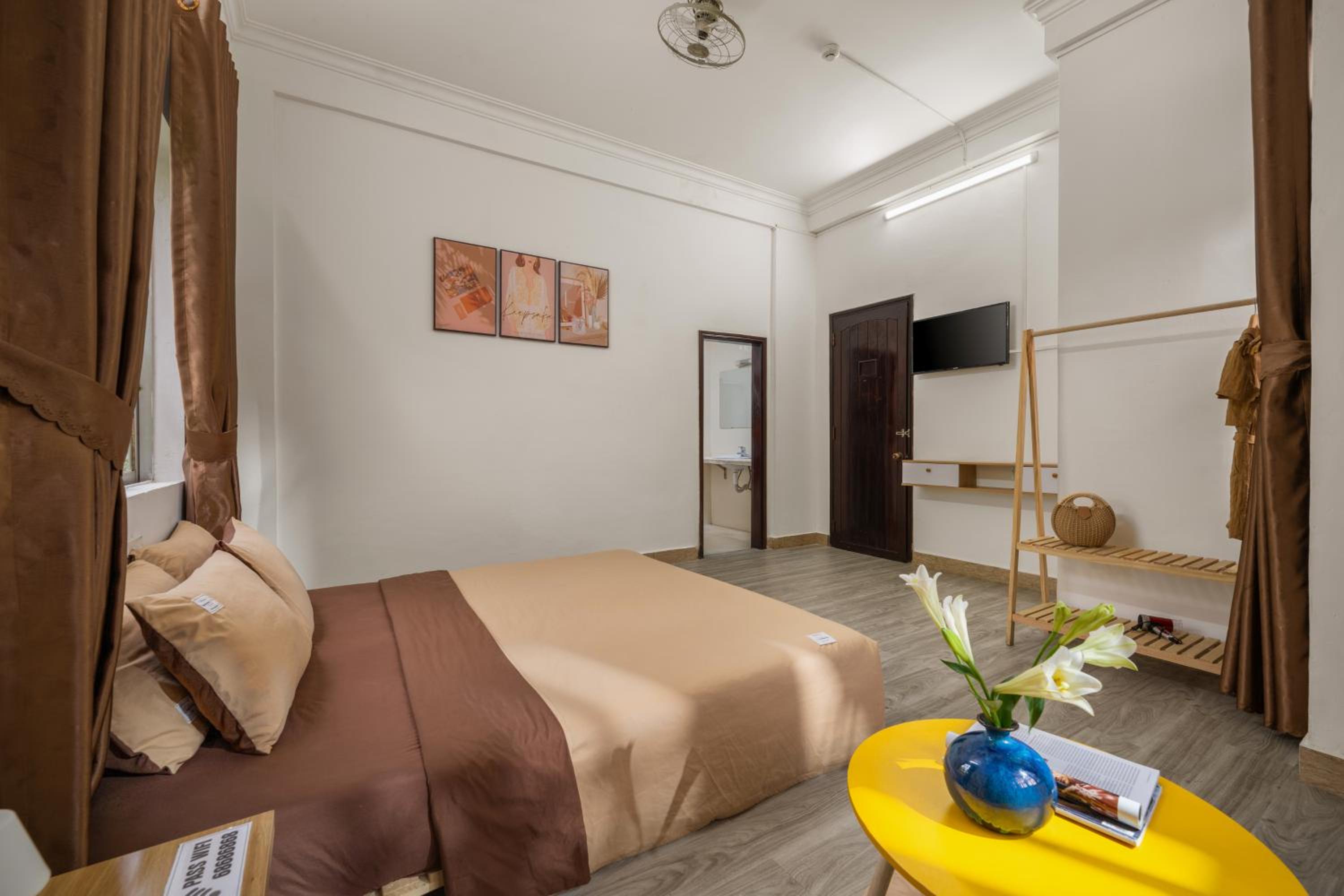 Deluxe Double Room - Photo 10