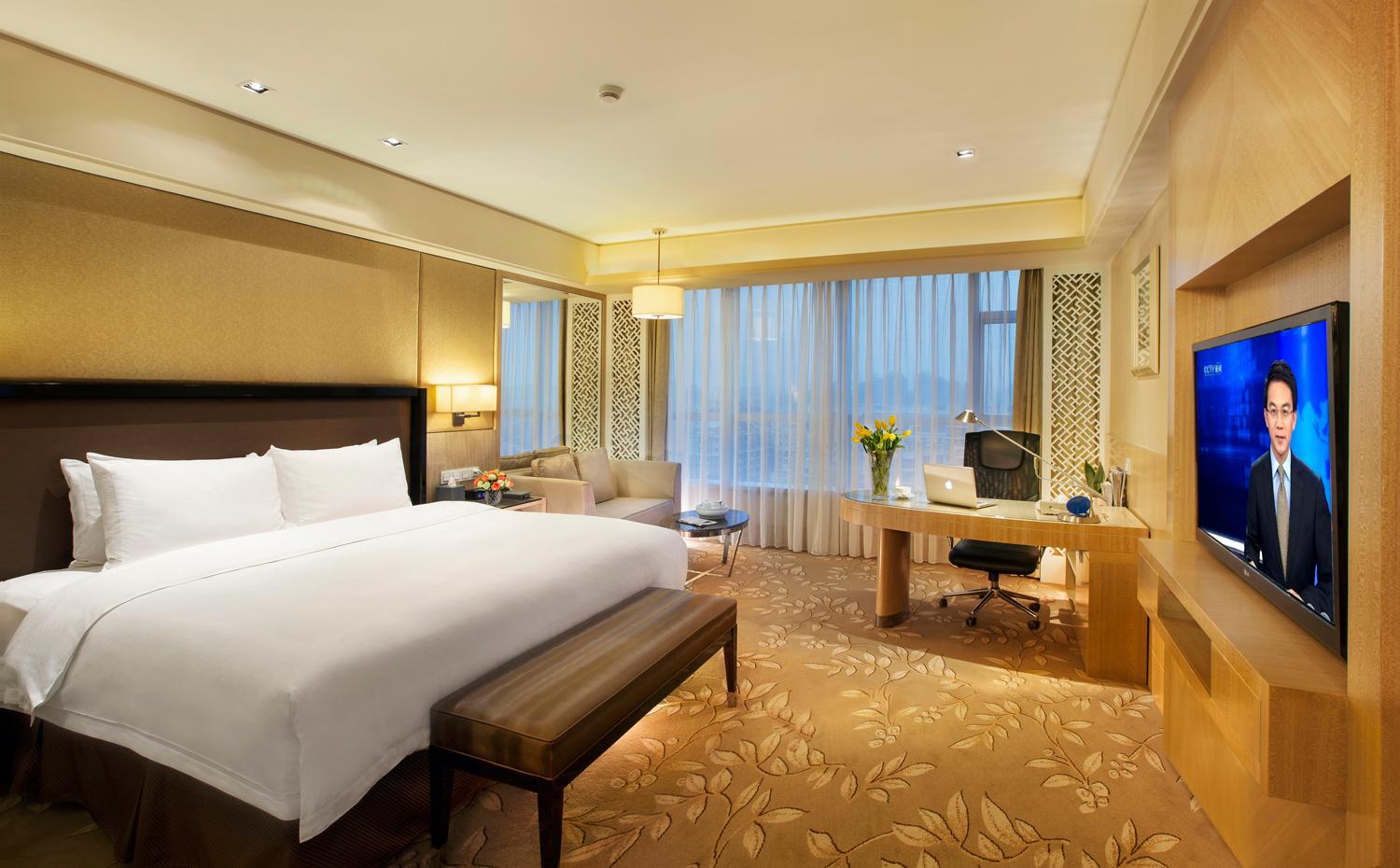 Deluxe Queen Room