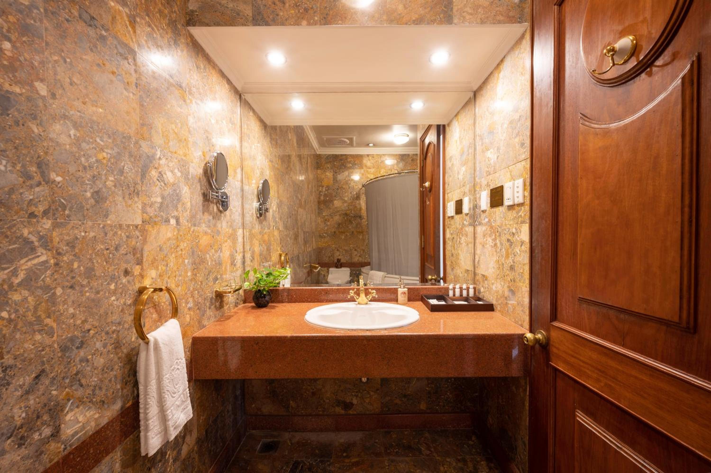 Century Suite photo 3