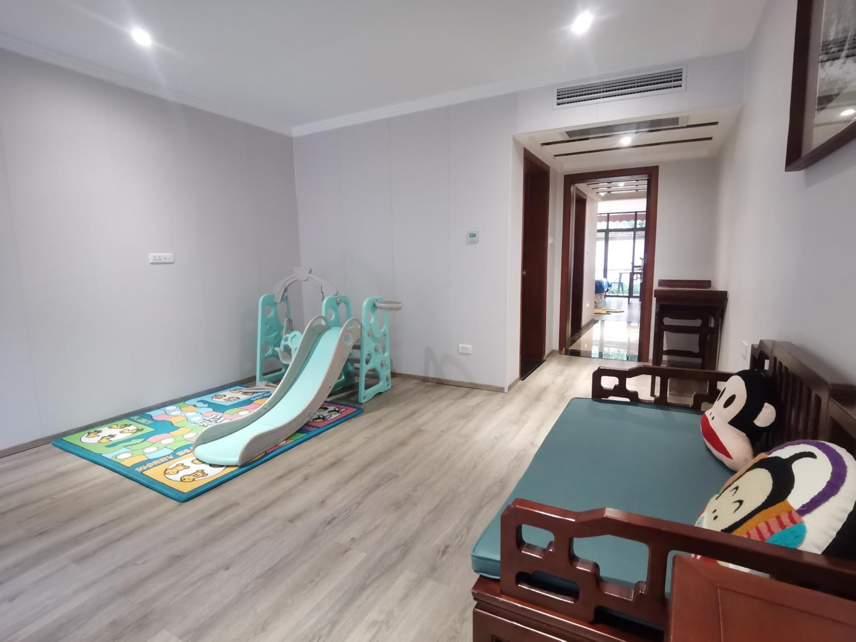 Deluxe Family Room photo 2