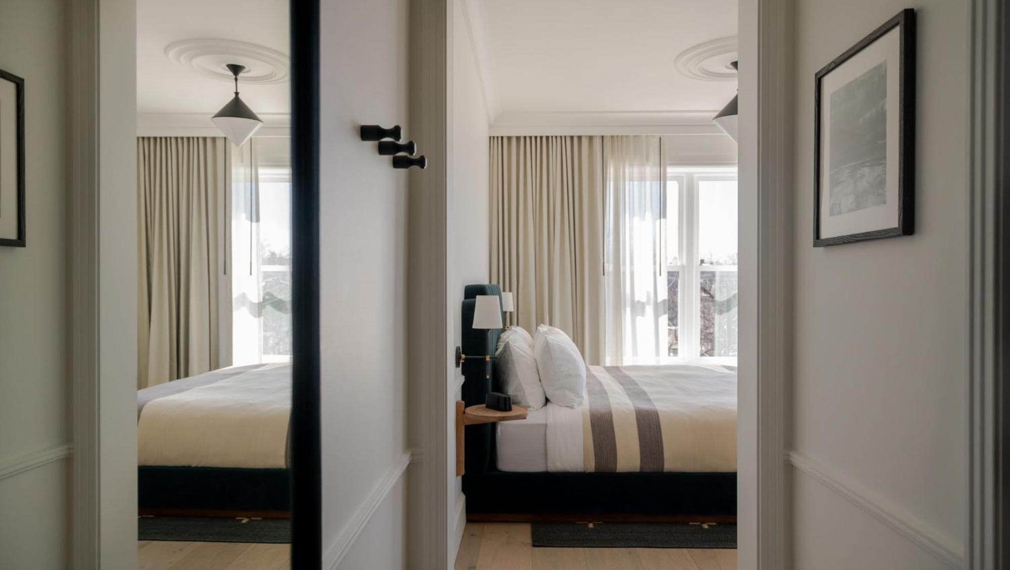 King Room with Roll-In Shower - Disability Access