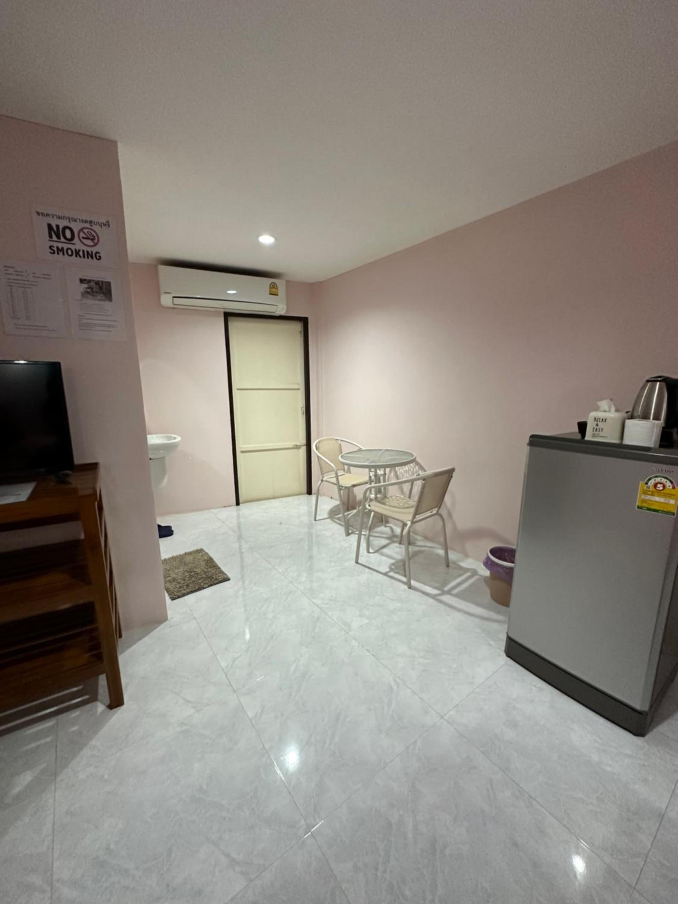 Deluxe Twin Room photo 2