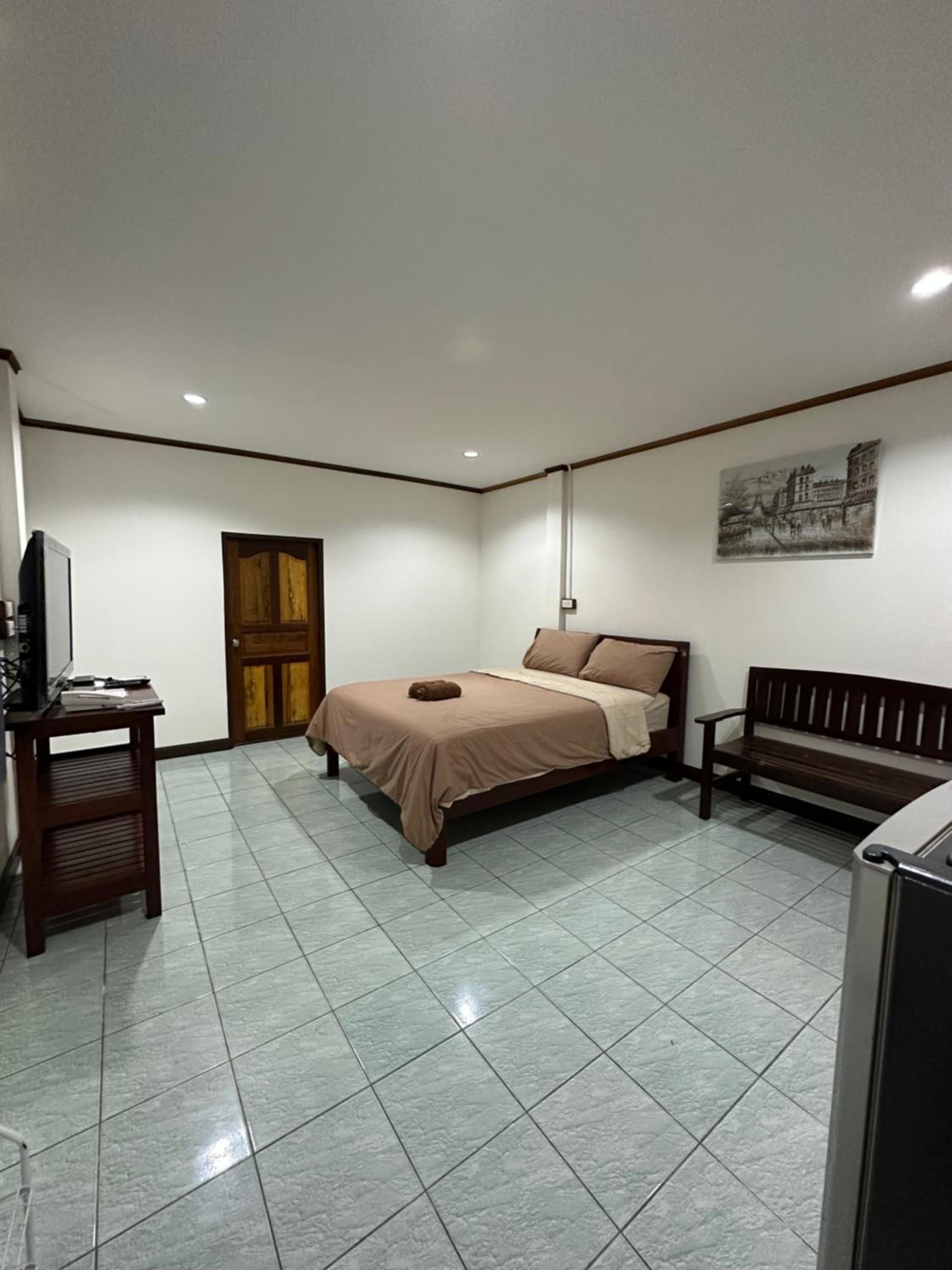 Quadruple Room with Private Bathroom photo 2