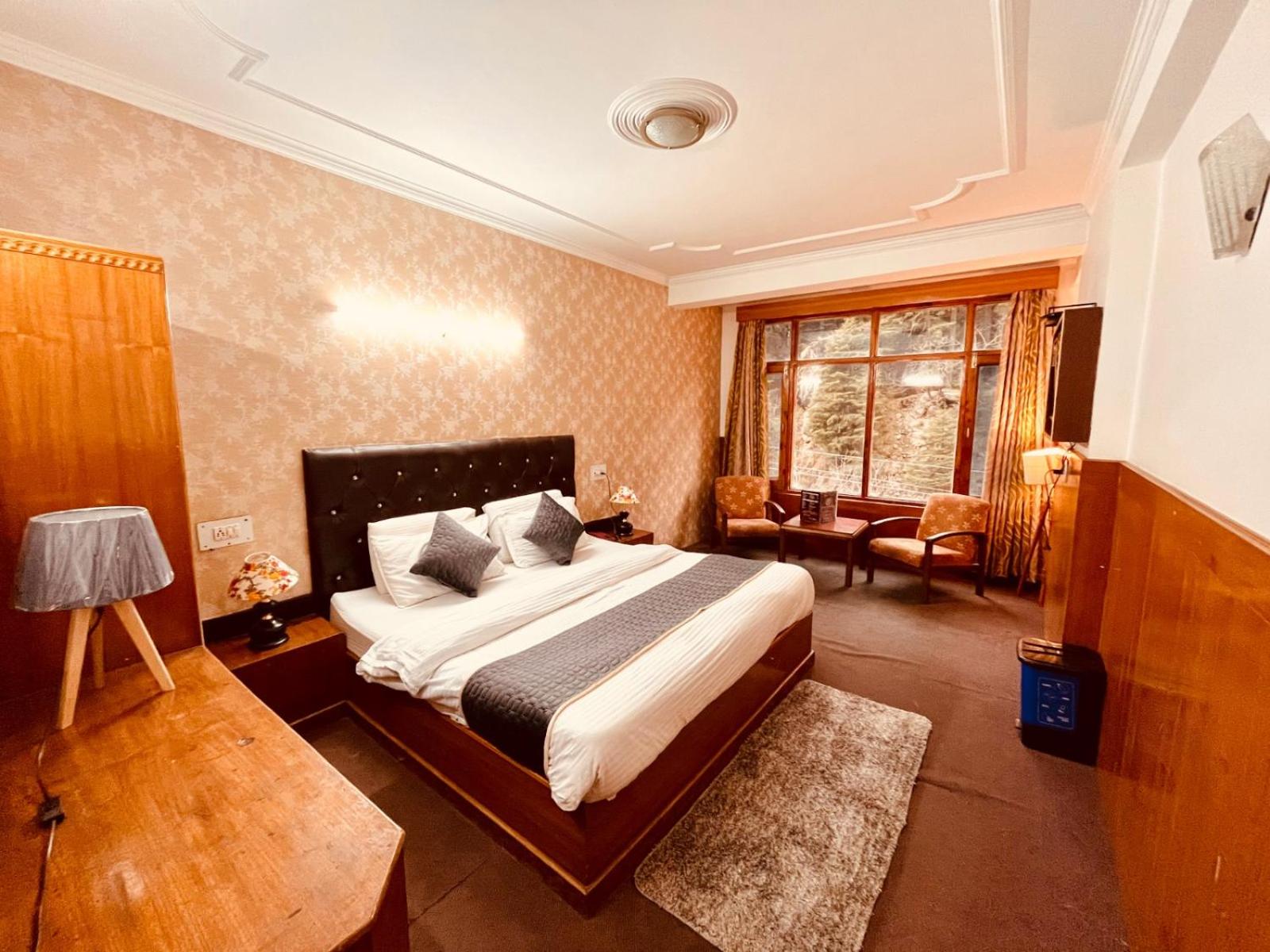 Deluxe Family Suite