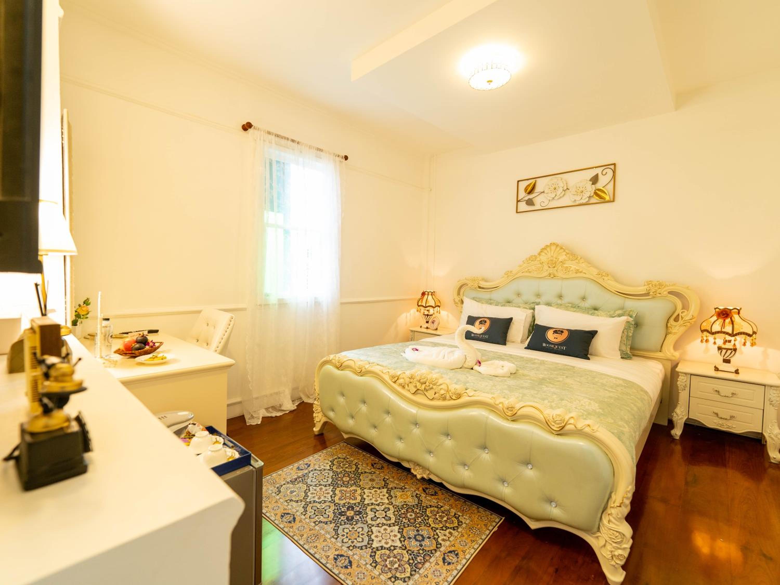 Superior King Room