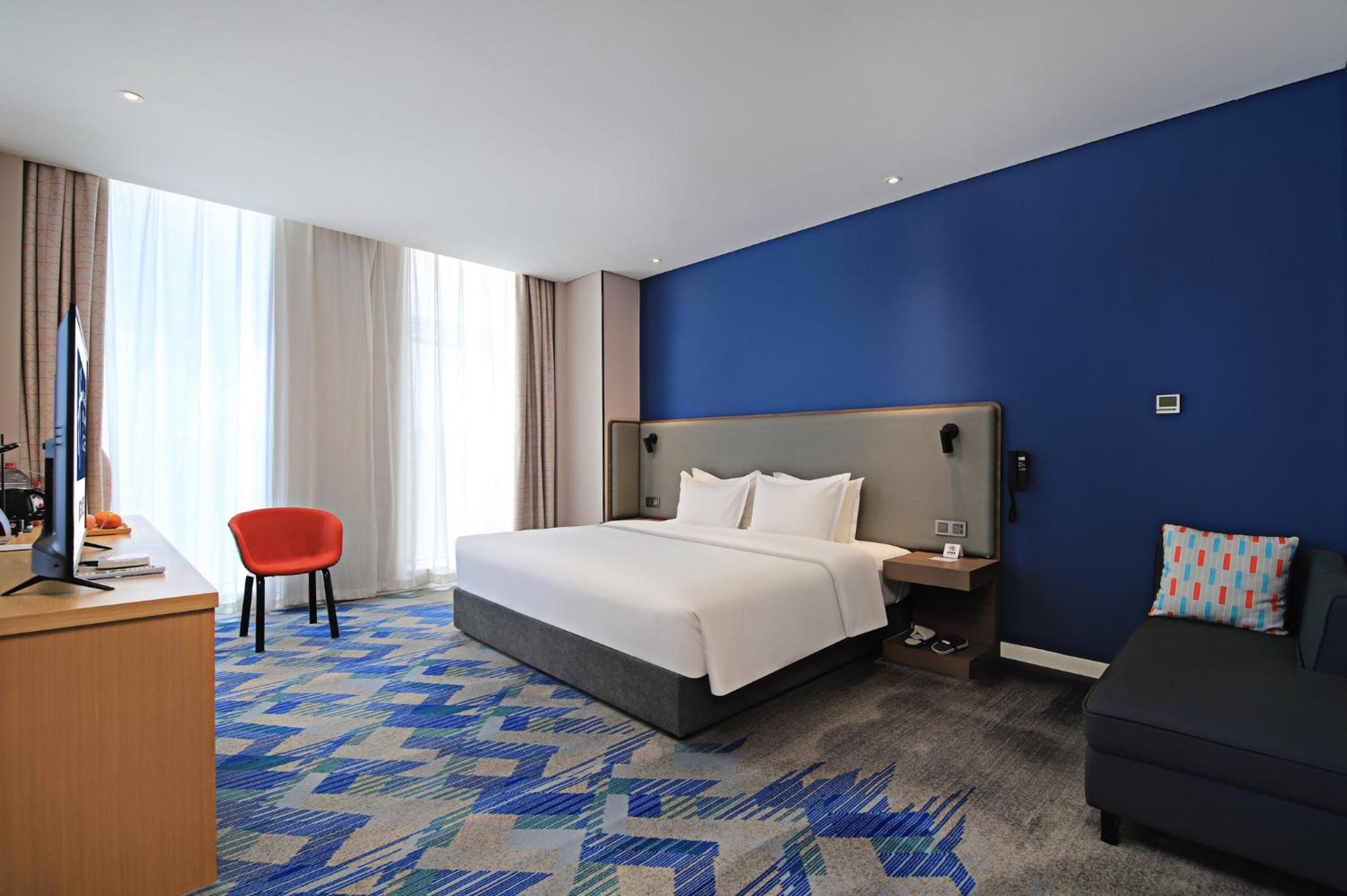 King Suite with Additional Living Space - Photo 2