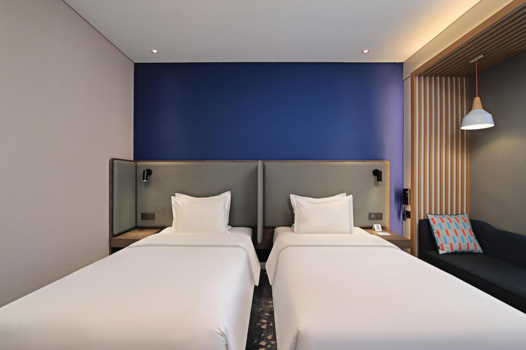 Standard Twin Room - Photo 3