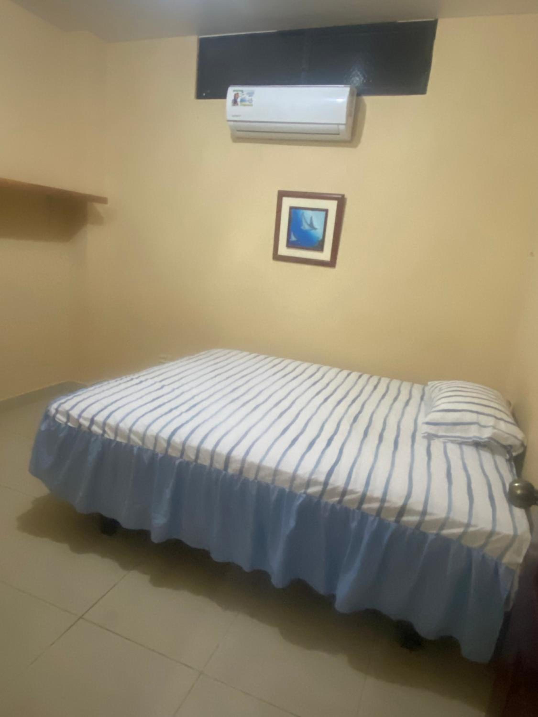 One-Bedroom House photo 1