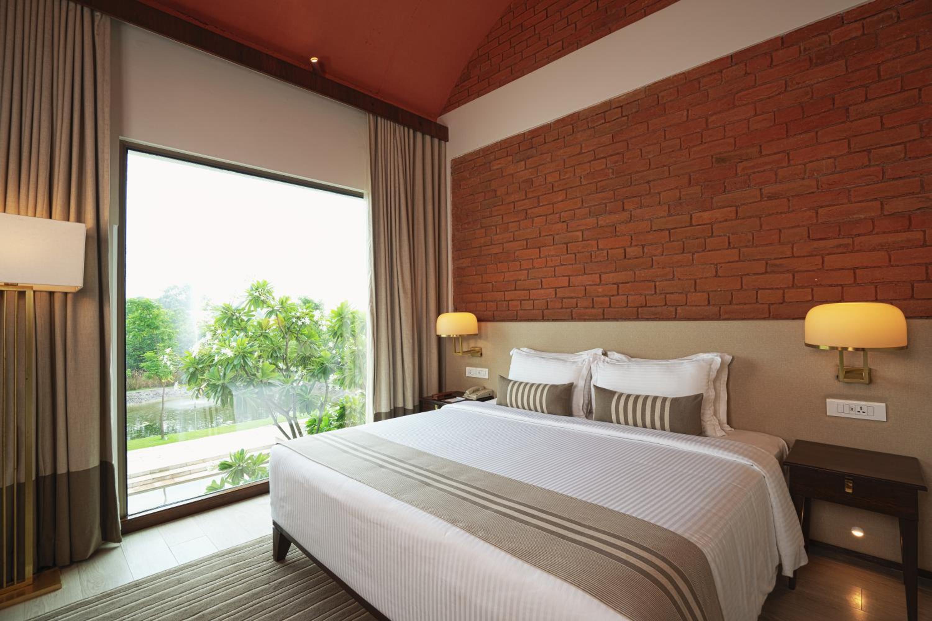 Deluxe Double Room - Photo 2
