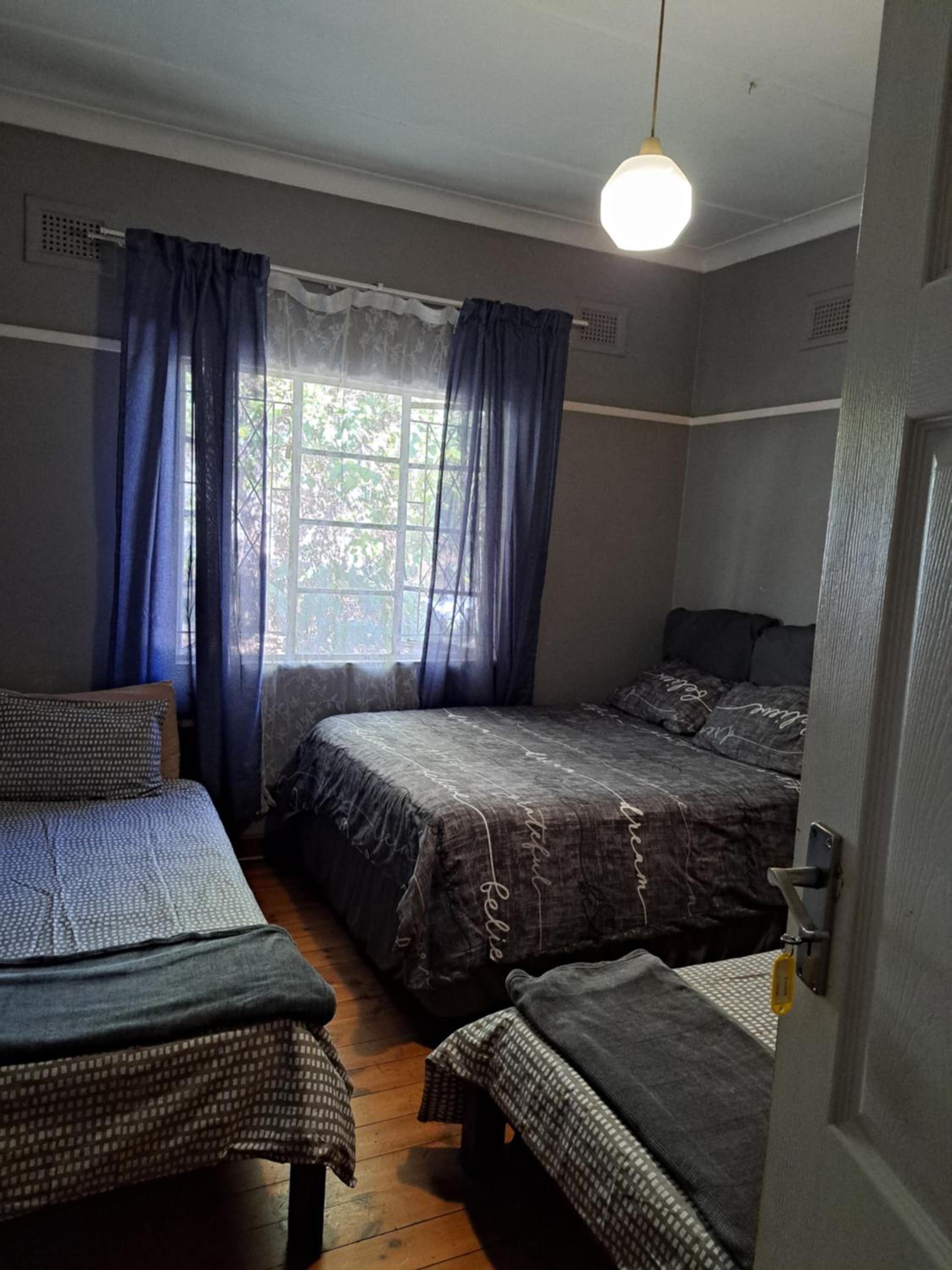 Double Room with Shared Bathroom photo 1