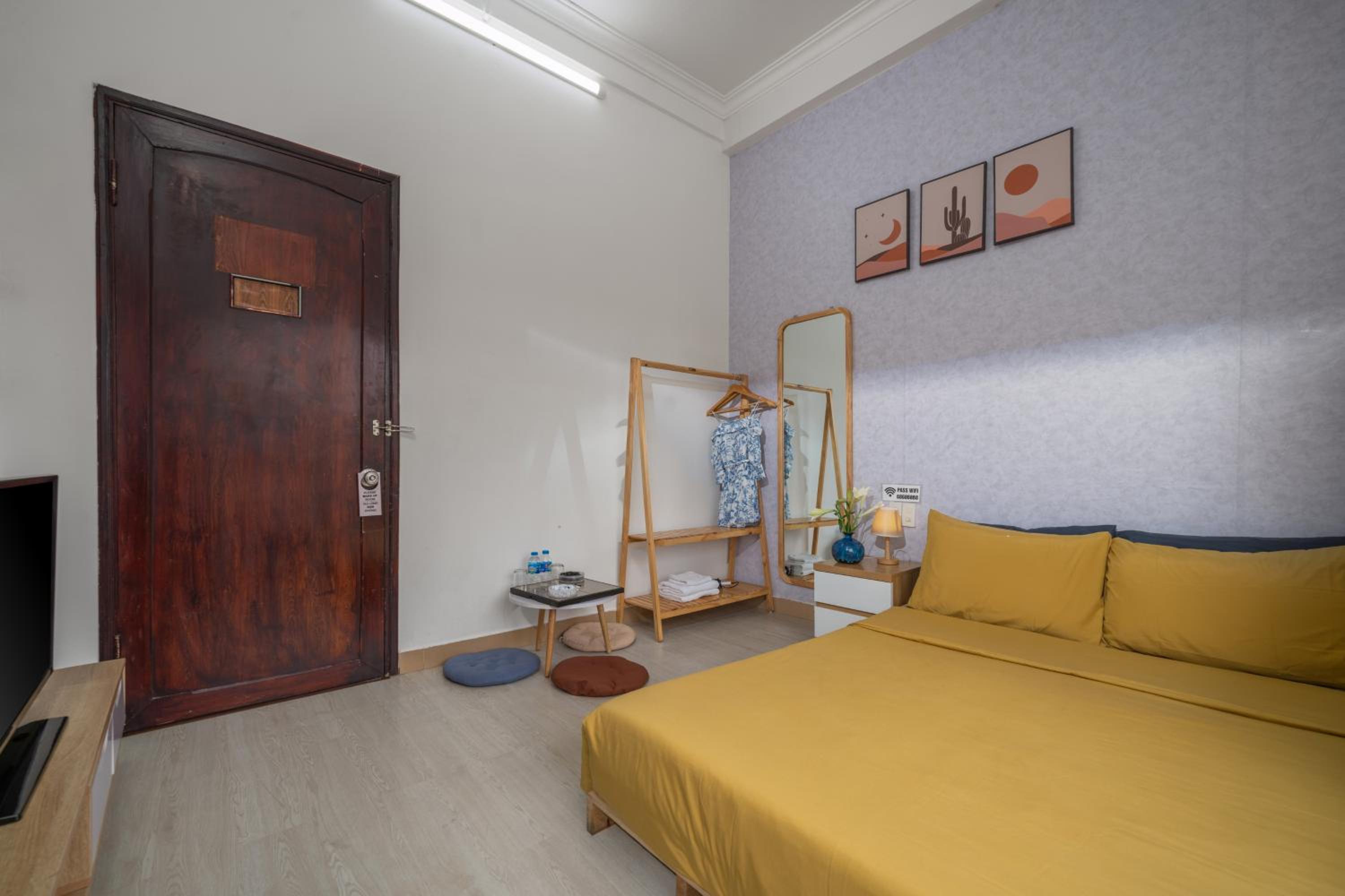 Standard Double Room - Photo 16
