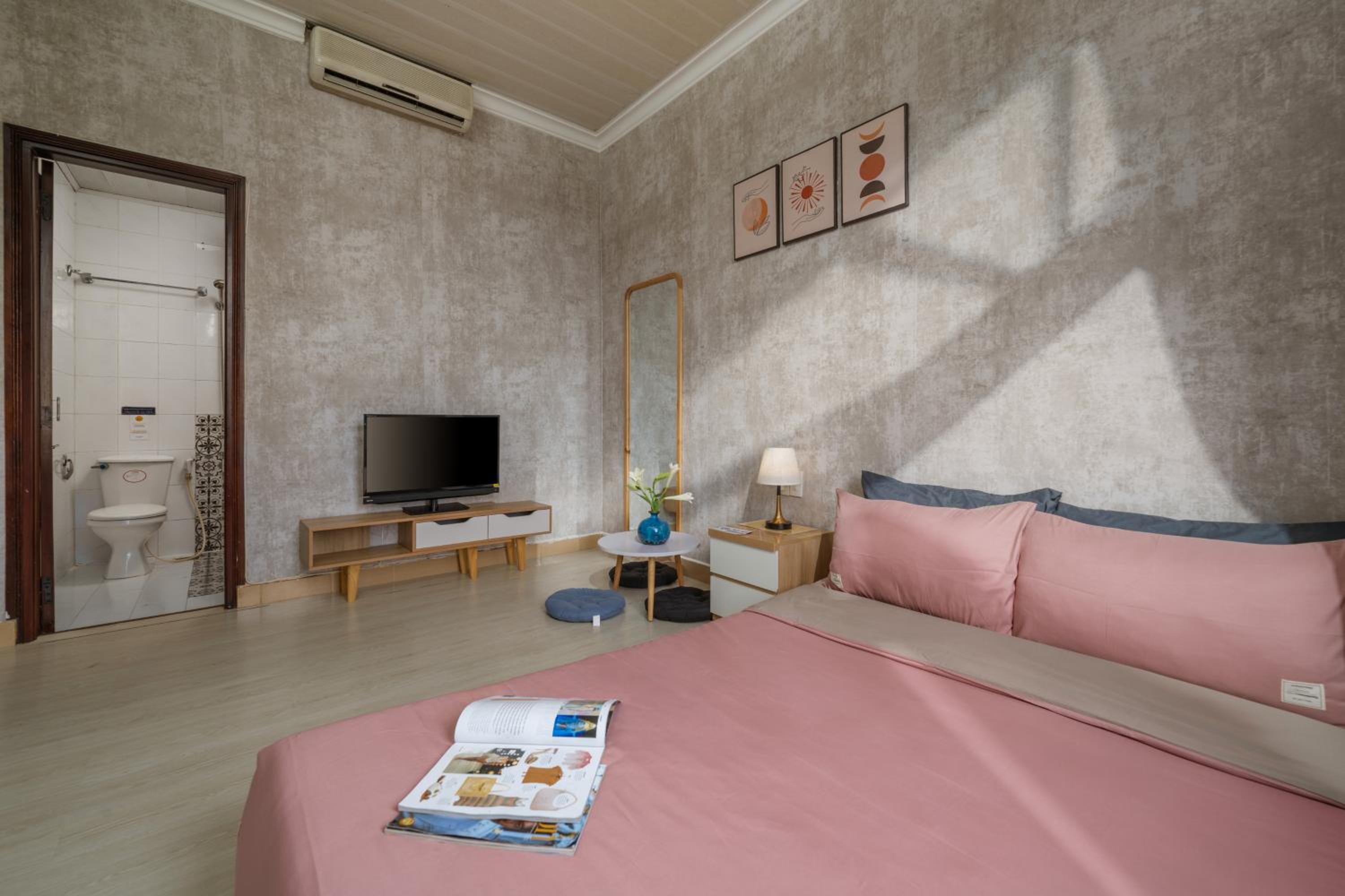 Standard Double Room - Photo 10
