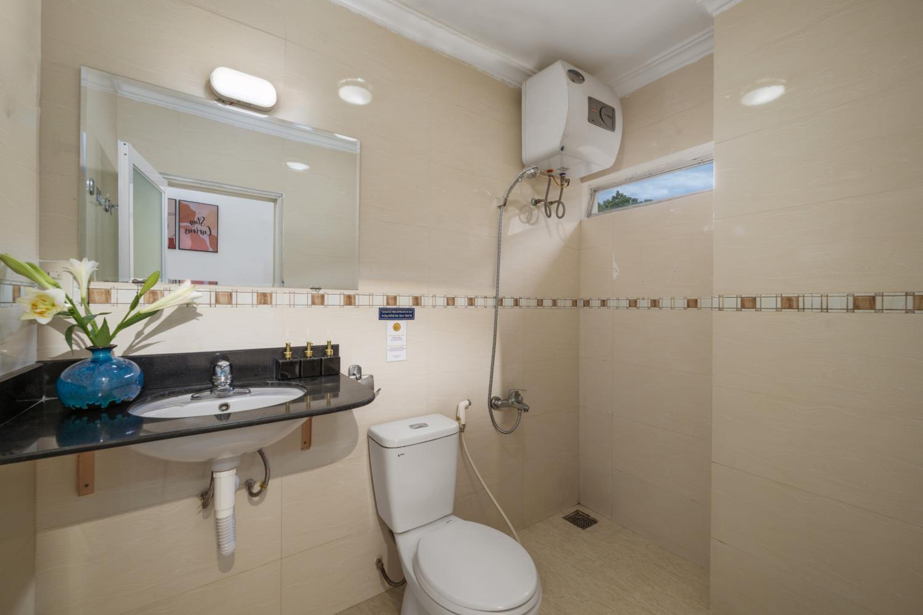 Family Room - Photo 10