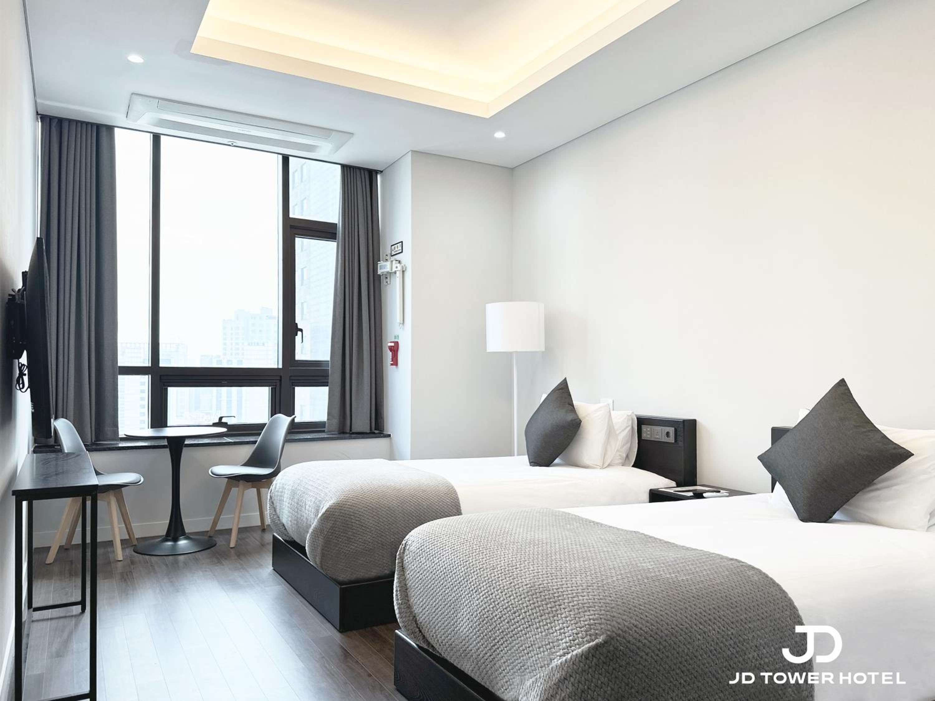 Deluxe Twin Room - Photo 11