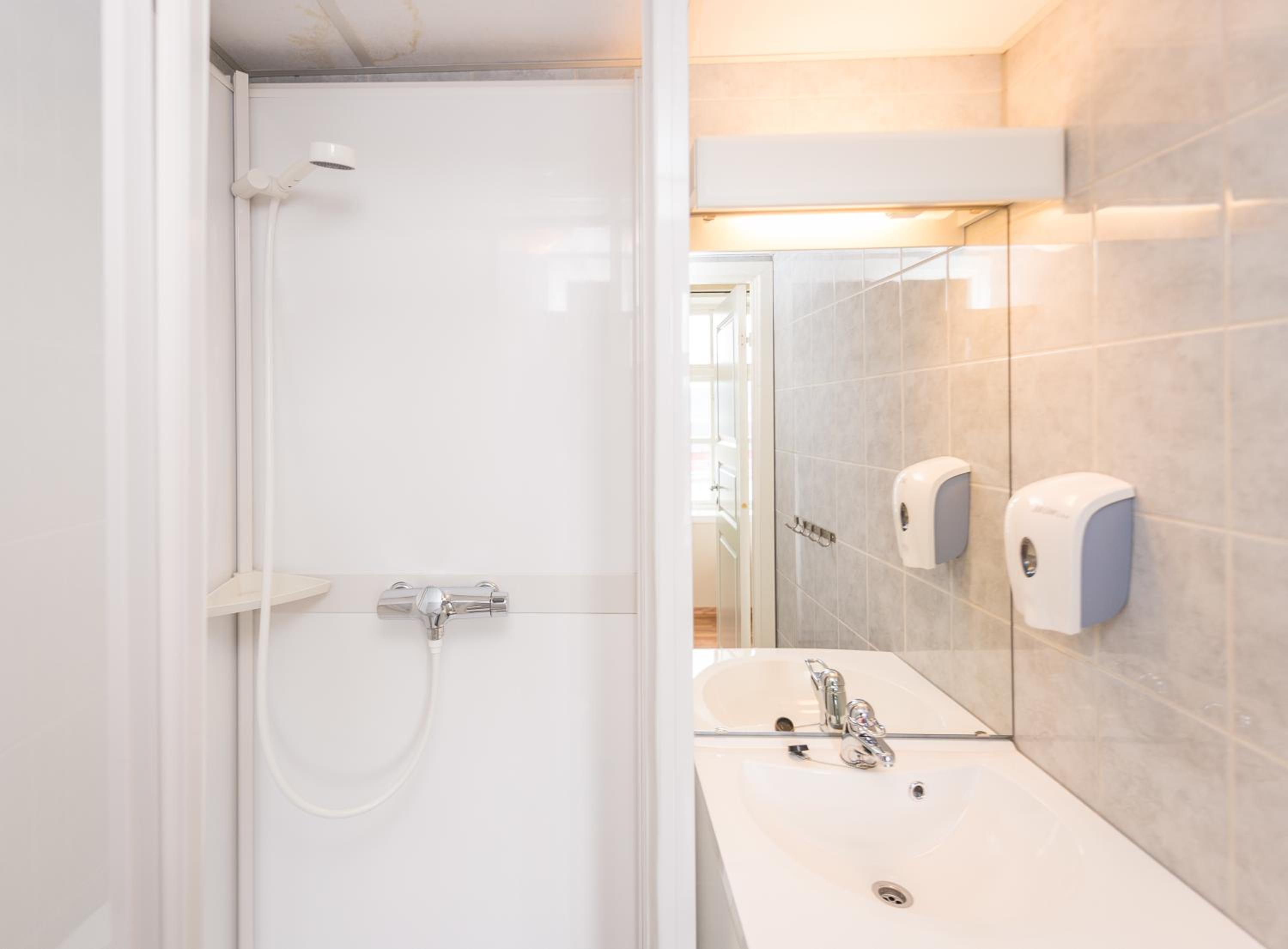 Family Room with Private Bathroom photo 3