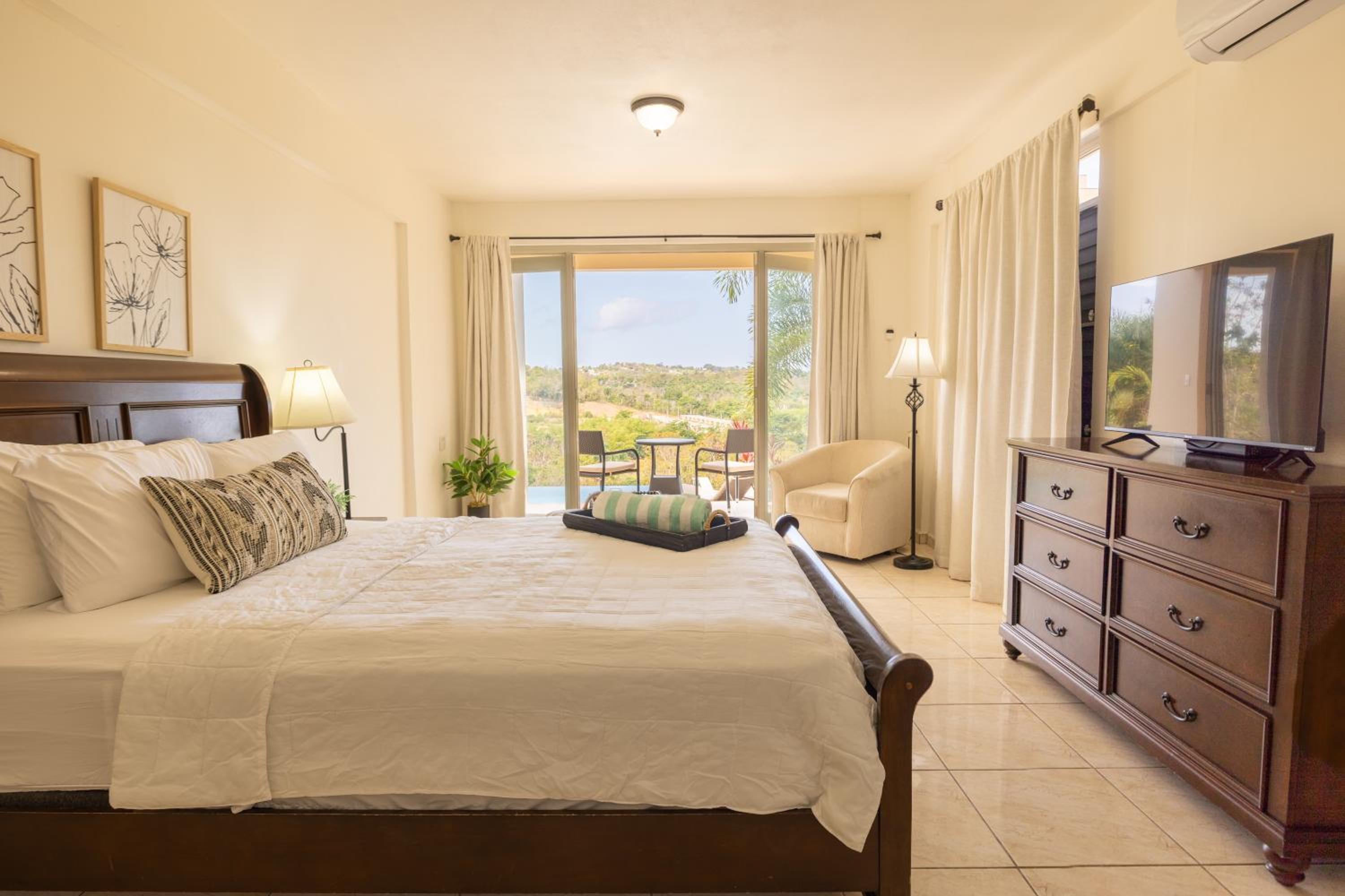 Suite with Pool View photo 1