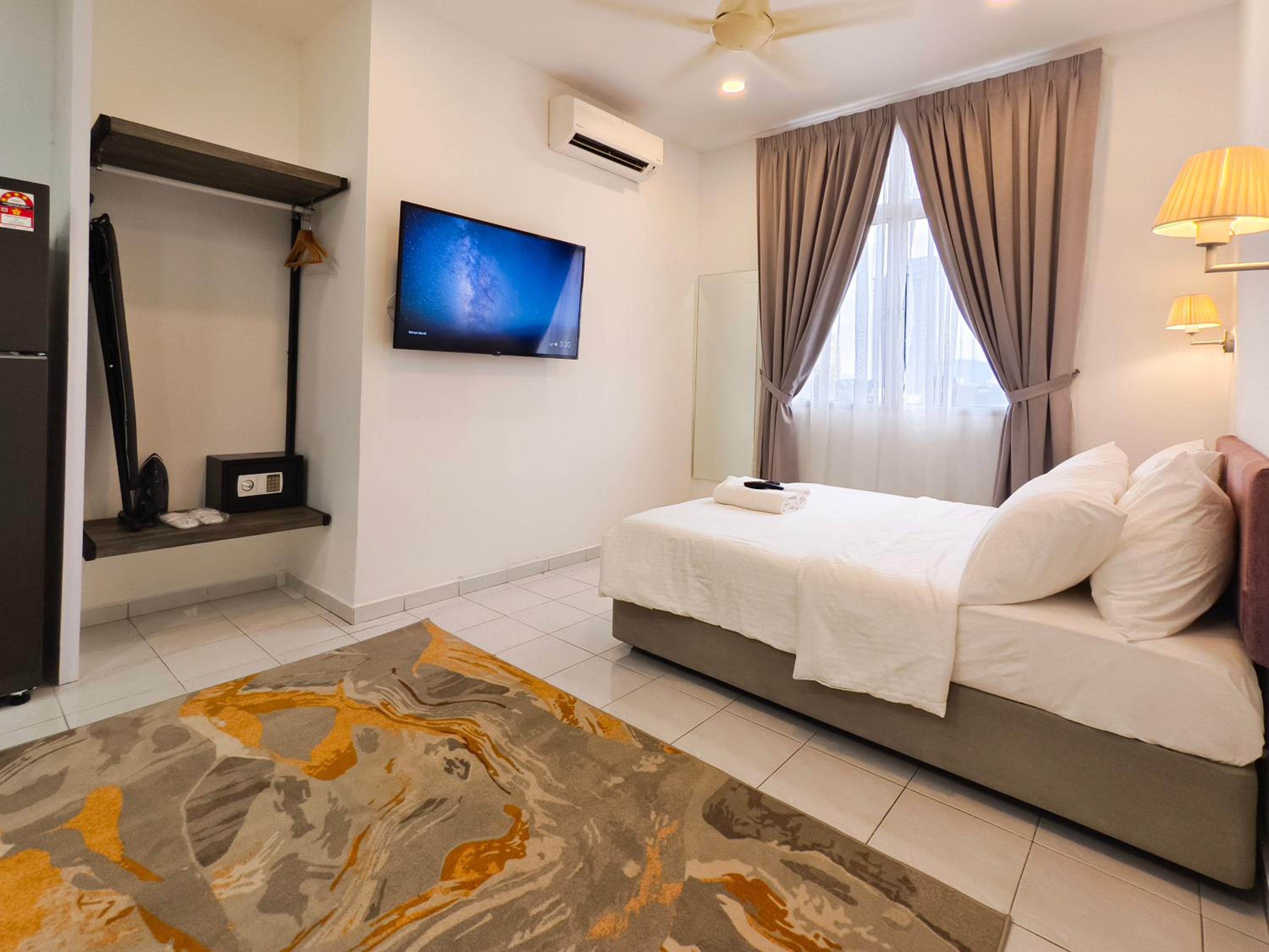 Studio Apartment with Queen Bed