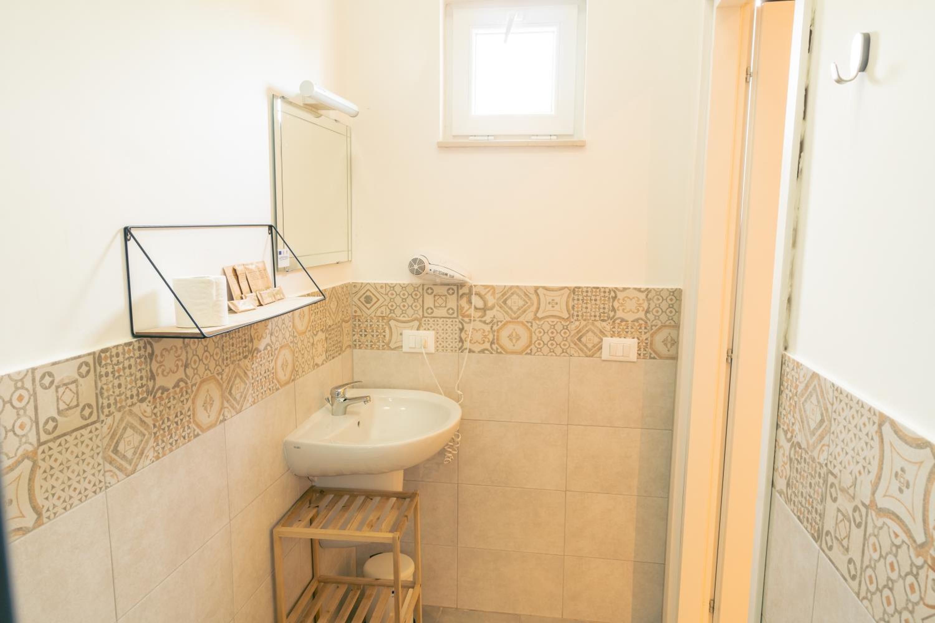Family Room with Private Bathroom photo 3