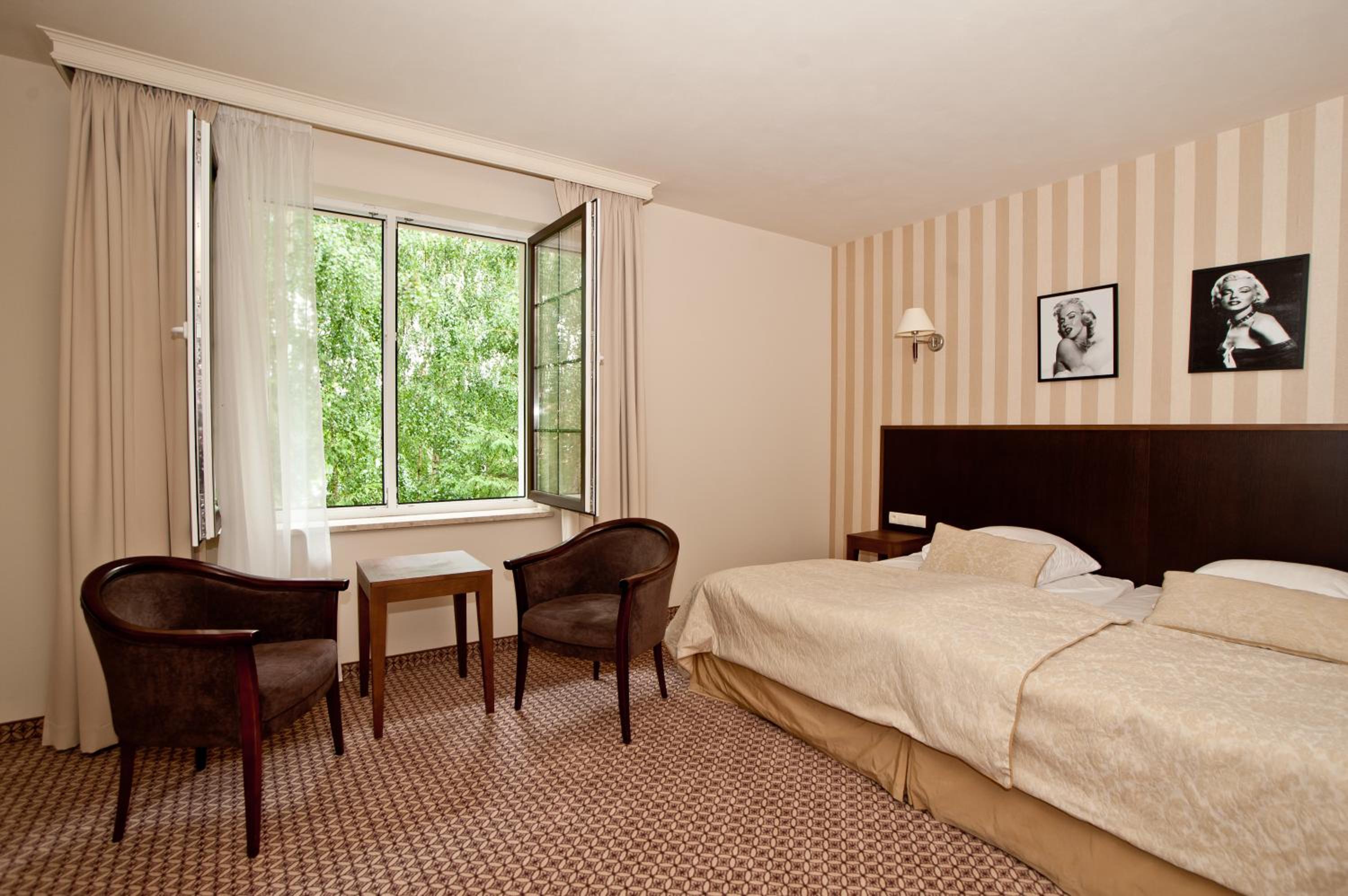 Superior Double or Twin Room - Photo 7