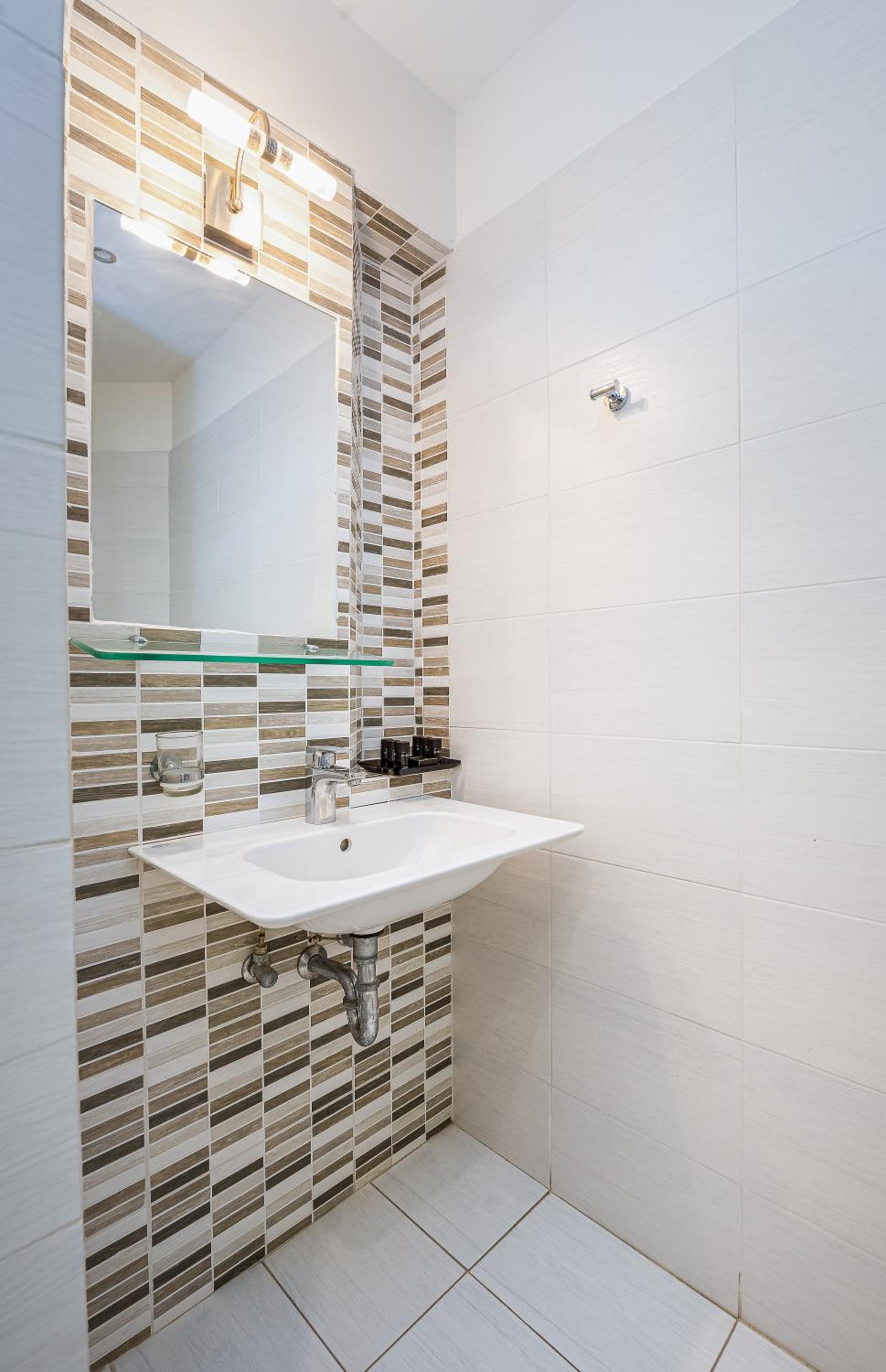 Superior Double Room (2 Adults) - Photo 7