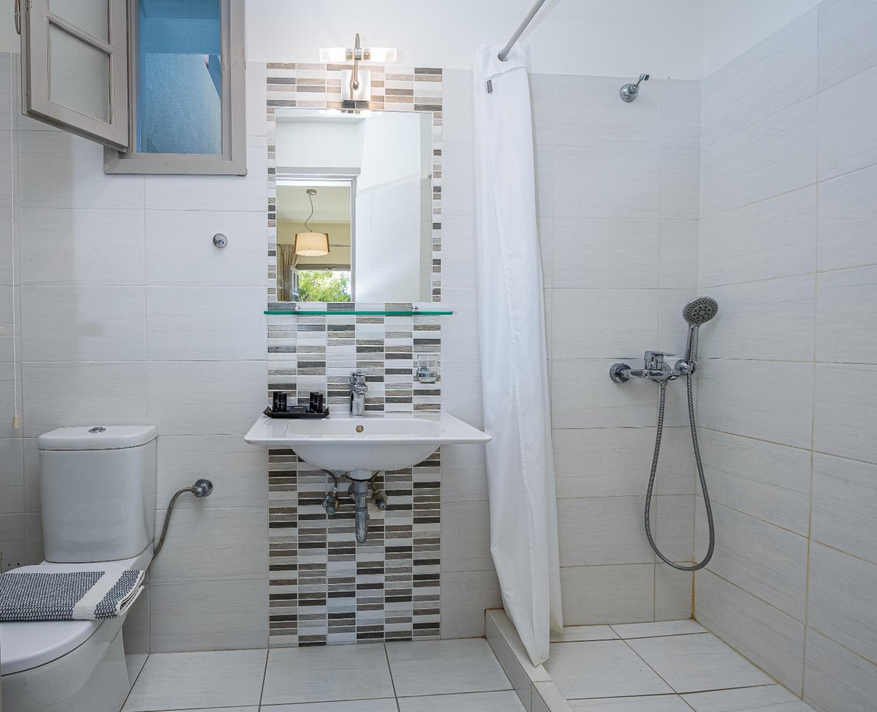 Superior Double Room (2 Adults) - Photo 2