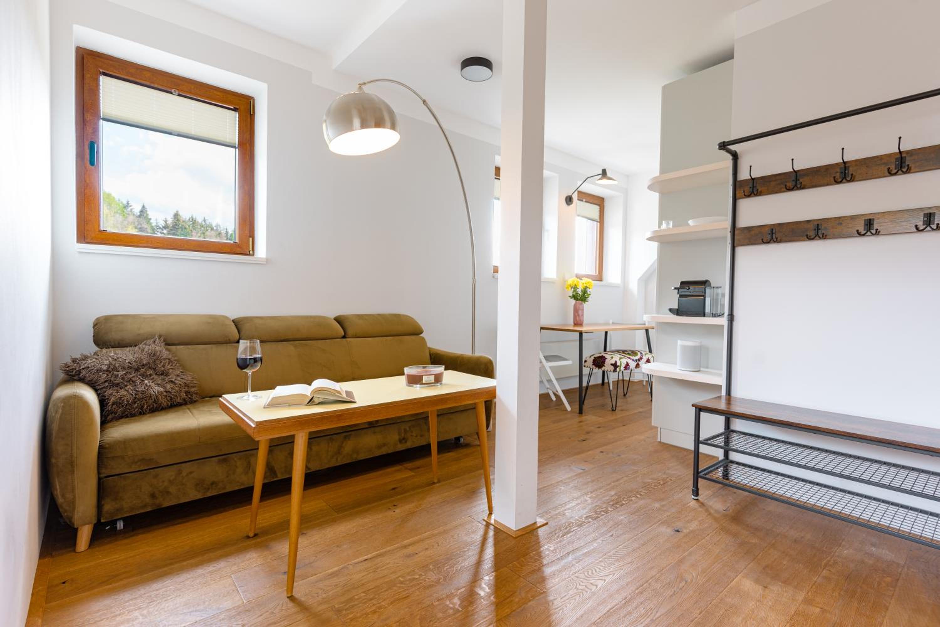 One-Bedroom Apartment photo 1